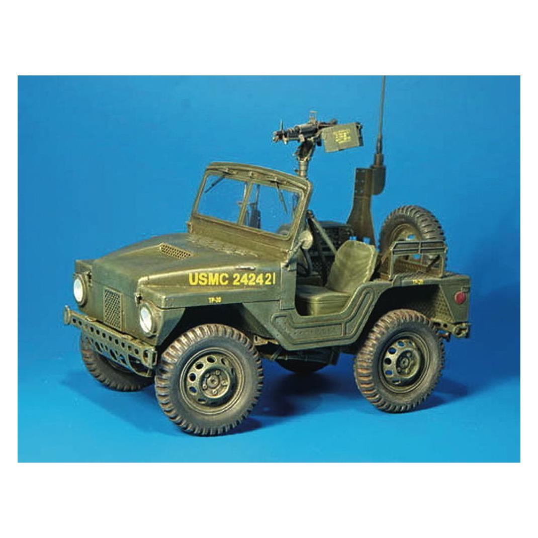 Plus Model M422 Kommandot Fahrzeug (23801331)