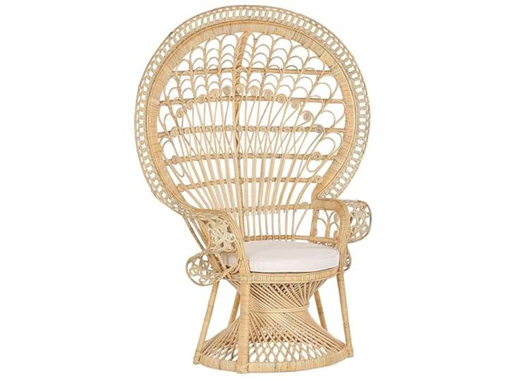 Beliani Outdoor/Indoor Pfauensessel aus Rattan beige mit Sitzkissen Boho Stil Emmanuelle