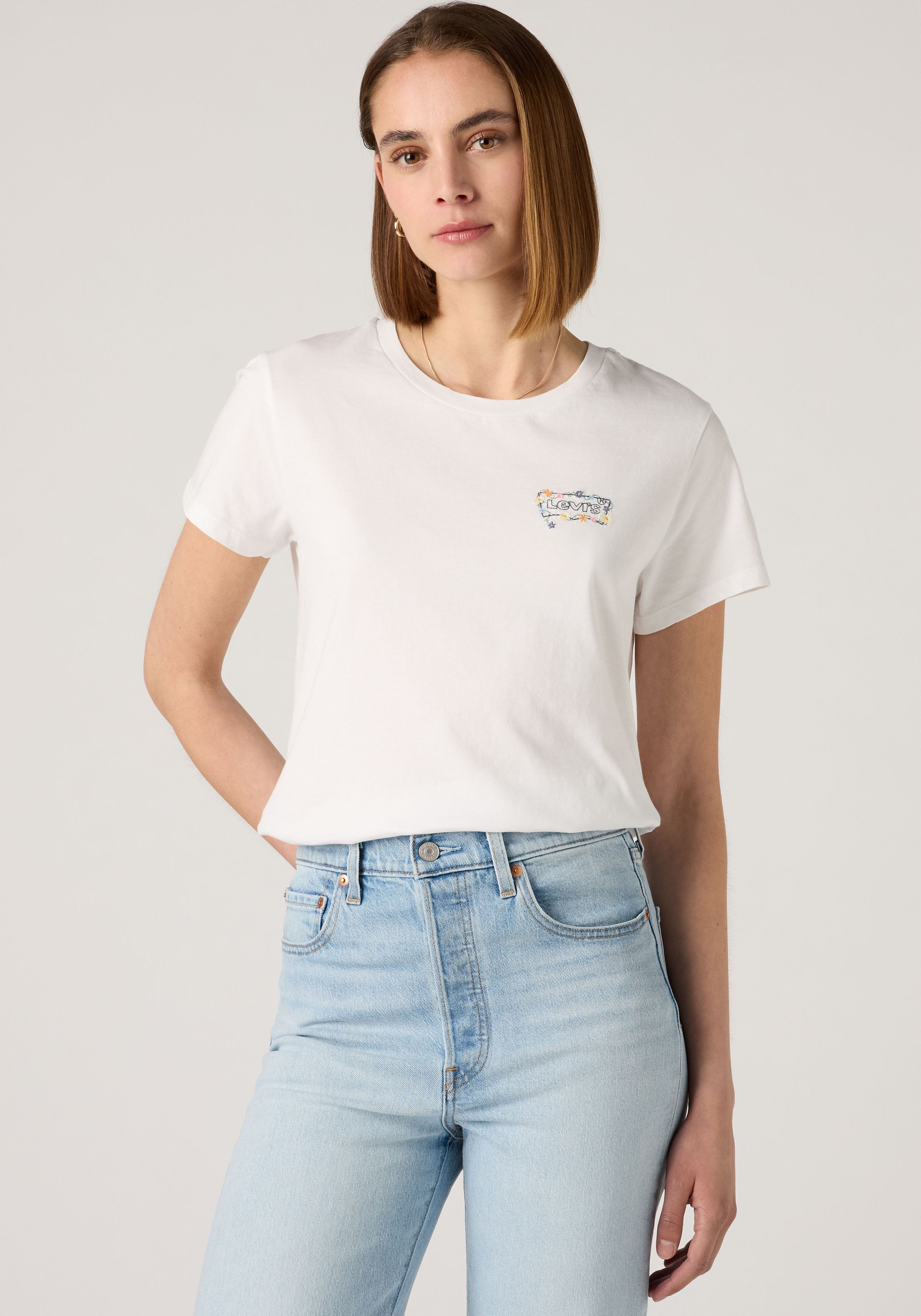 Rundhalsshirt LEVI'S "THE PERFECT TEE", Damen, Gr. S, weiss (lse the perfect tee lse_bw mini flowers hellweiß), Jersey, Obermaterial: 100% Baumwolle, figurbetont hüftlang, Rundhals, Shirts Rundhalsshirt, mit Logo im Metallic-Holo Print lse the perfect tee