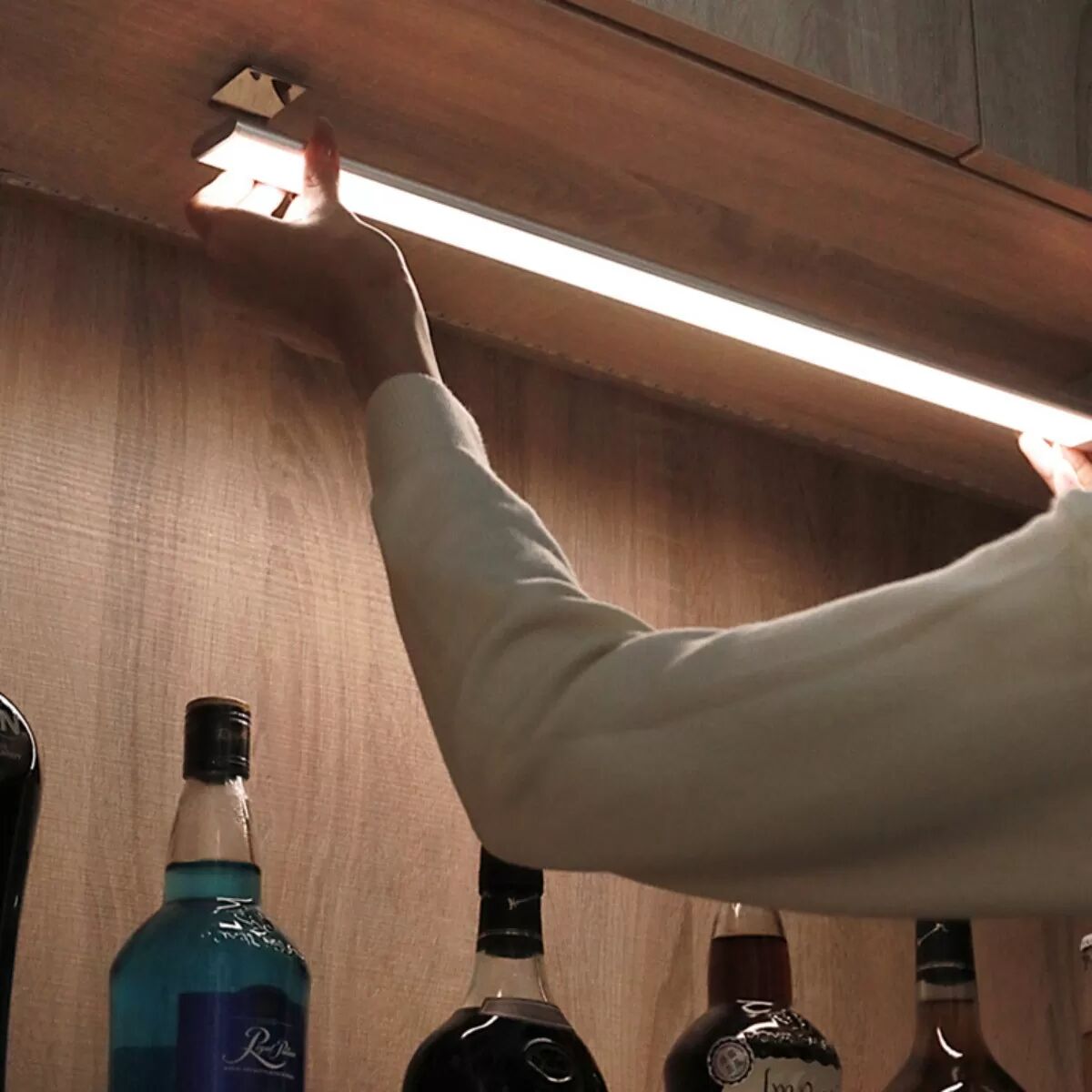 INF Smart Motion Sensor Light Dual-Modus (PIR + Handwisch) — USB-C wiederaufladbare magnetische LED-Leiste mit 3 Schwarz 60 cm