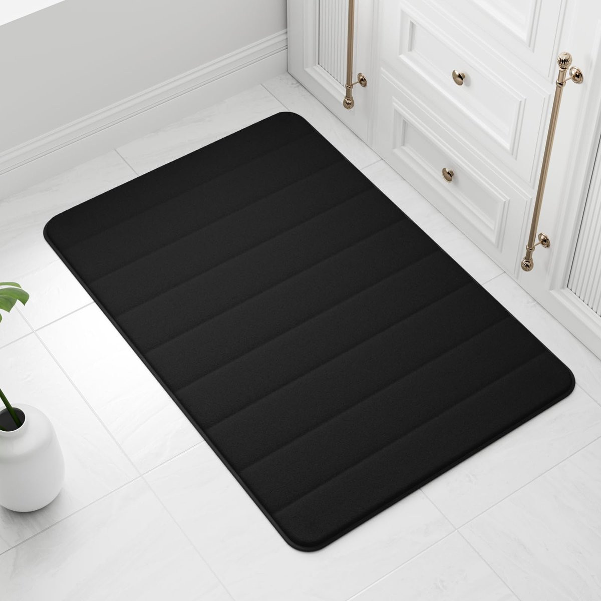 Unyqoos Zwarte ultrazachte badmat van traagschuim met antislip en absorberende eigenschappen