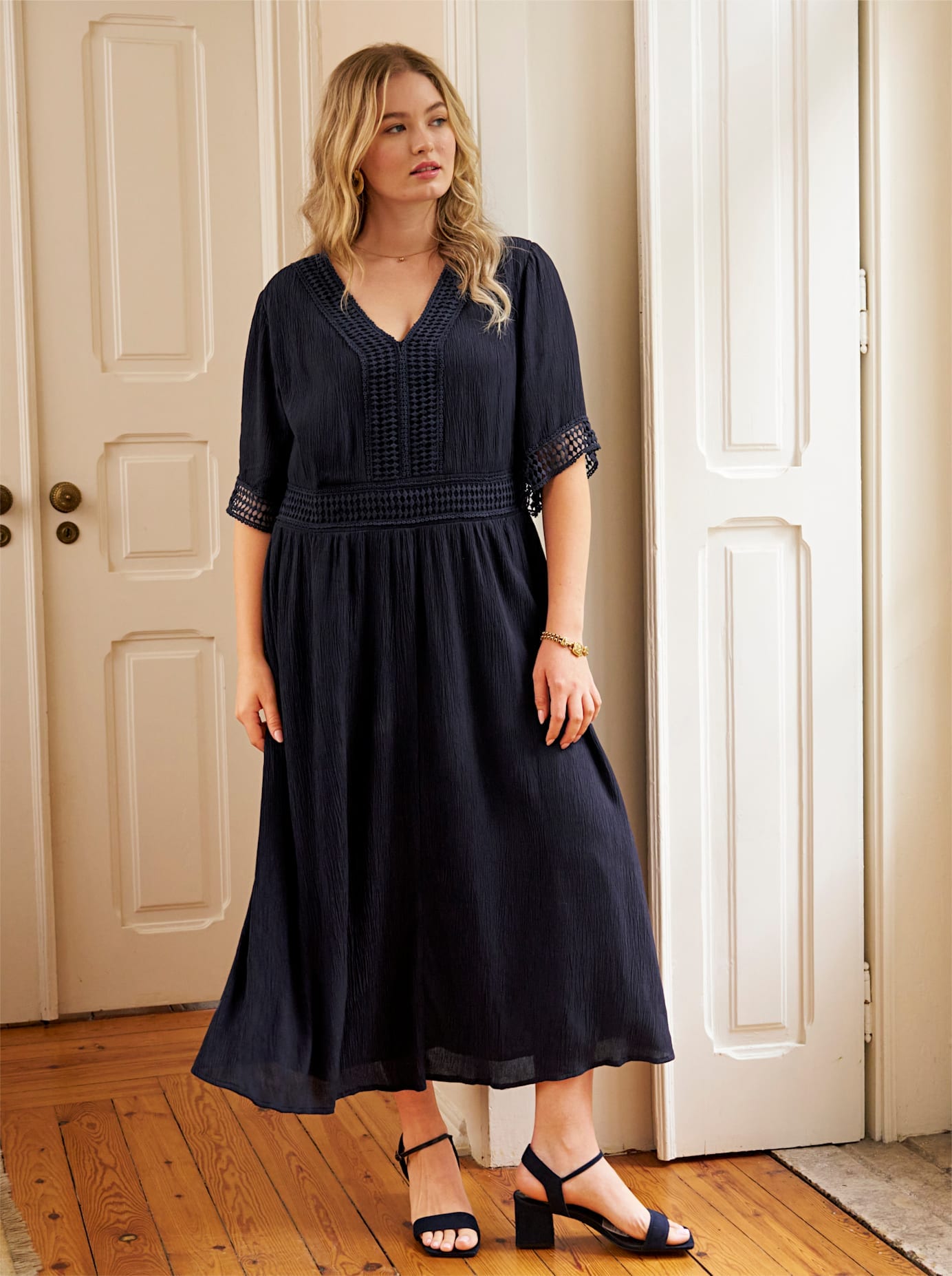 Maxikleid SHEEGO "Maxikleid", Damen, Gr. 48, Normalgrössen, Kurzarm, Web, blau (tiefblau), Web, 100% Viskose, unifarben, lang, V-Ausschnitt, Kleider Maxikleid tiefblau 48, Normalgrössen, Kurzarm, Web