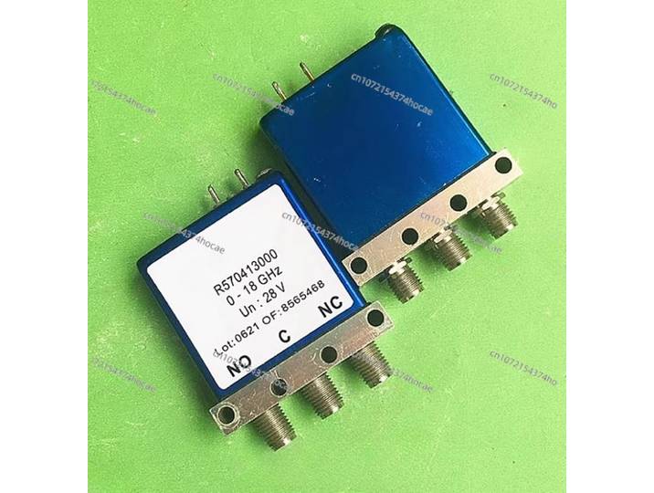 R R 570413000 Commutateur coaxial RF 0-18 GHz 28 V