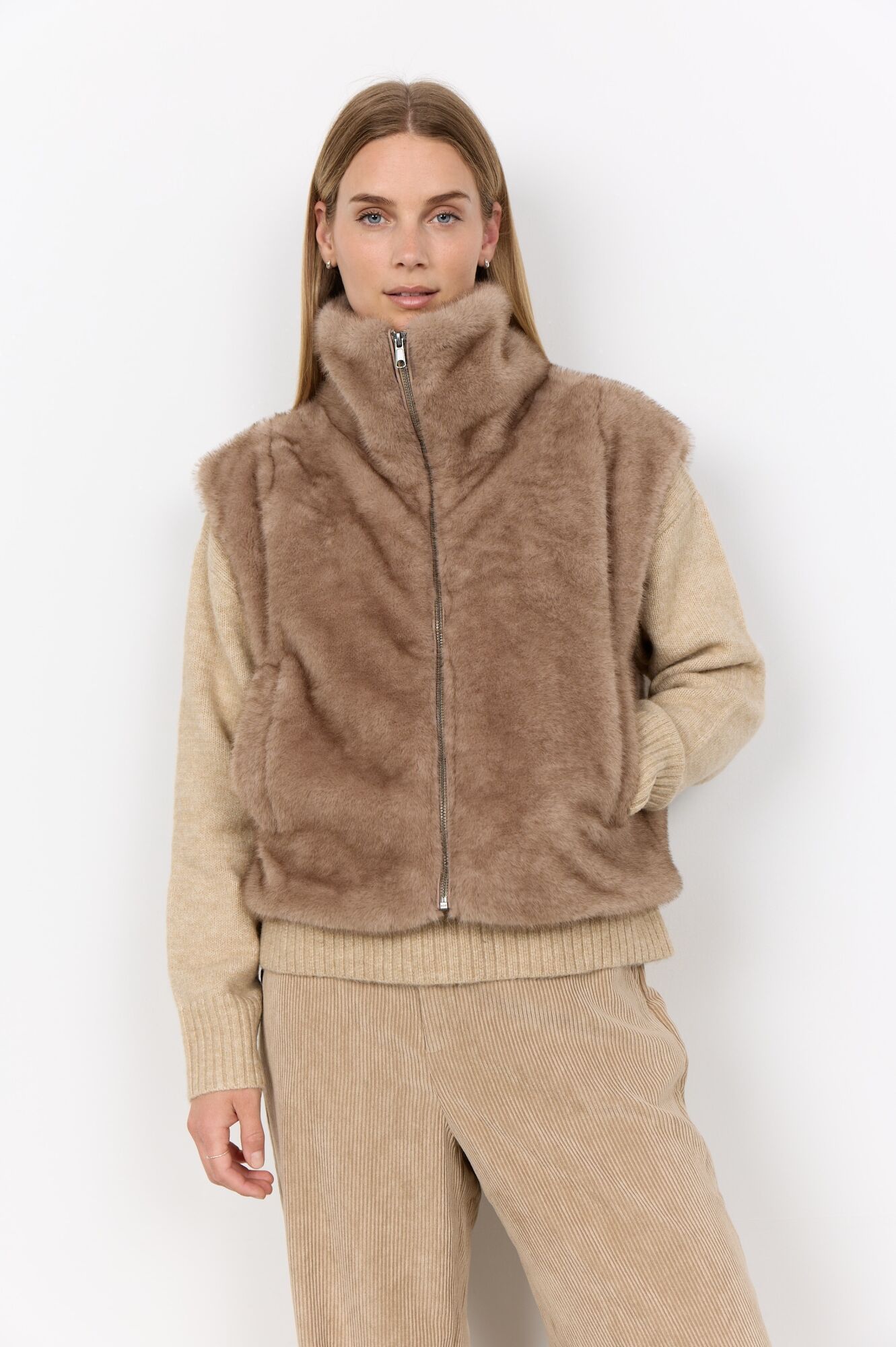 Fellimitatweste SOYACONCEPT "SC-HAYE 1", Damen, Gr. L, braun (camel), Web, Obermaterial: 100% Polyester, unifarben, normal, Westen Fellimitatweste, Kunstfaser