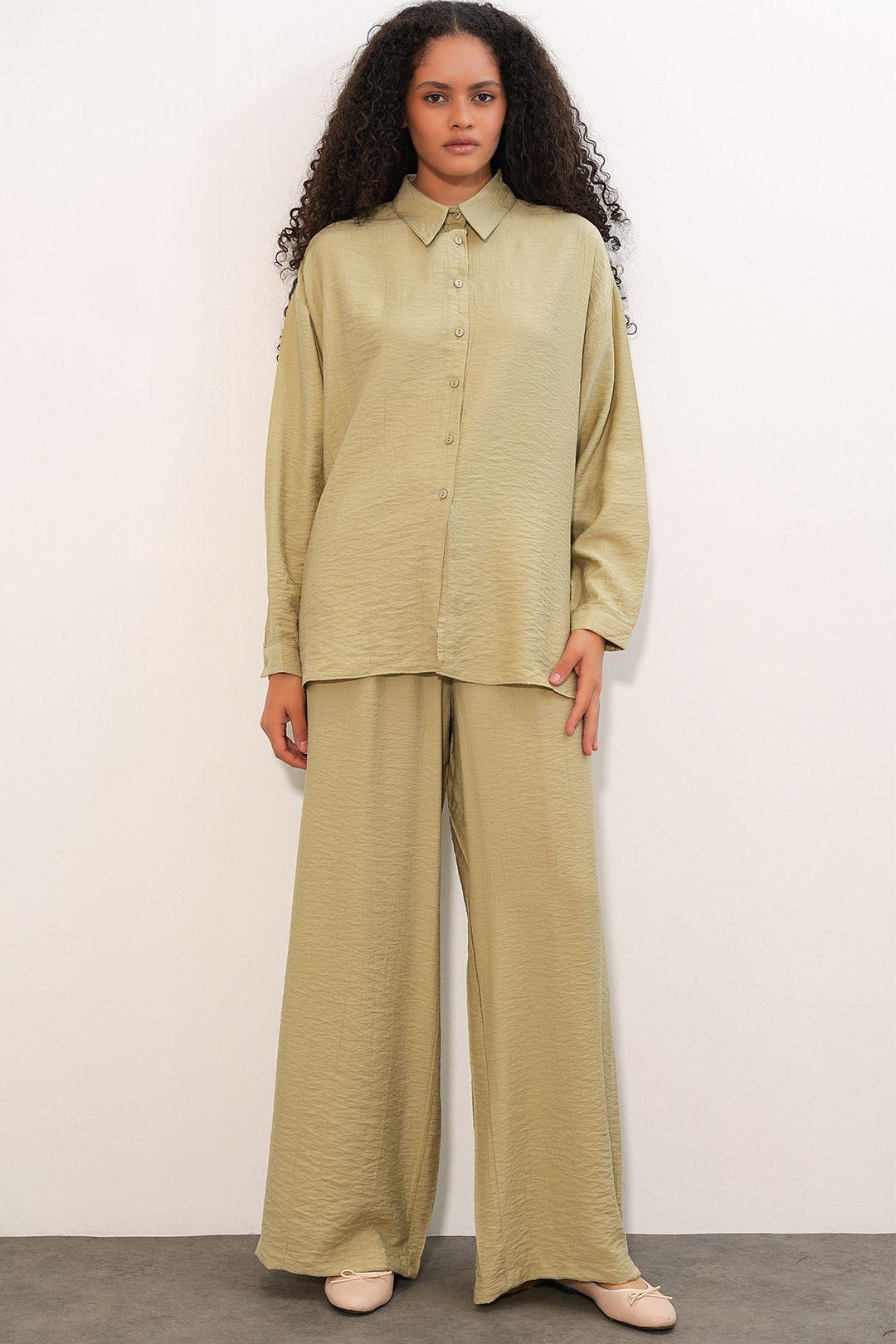 Strukturiertes Button-Down Langarmhemd