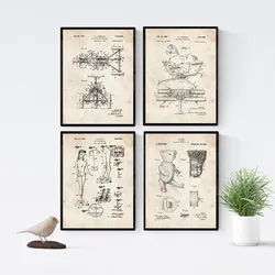 POSTER Set mit 4 Kinderspielzeug Patent Stil von Puppen und Spielen A4 Schwarzer Rahmen