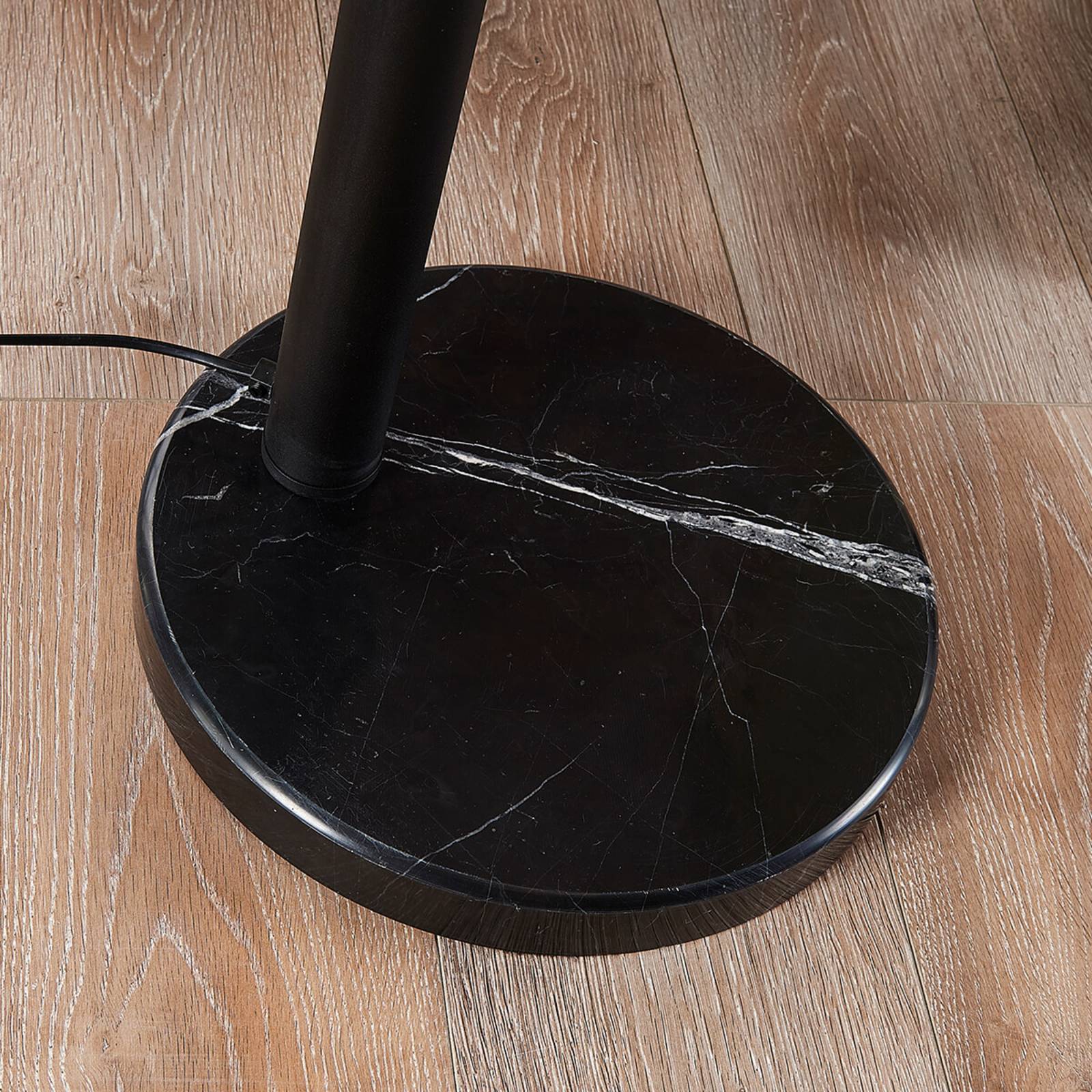 Bogenlampe Lira Lindby, schwarz, für Wohn- / Esszimmer, Metall, Modern, Stehlampe