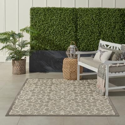 Nourison Aloha Transitional Scroll Indoor/Outdoor Damask Rug