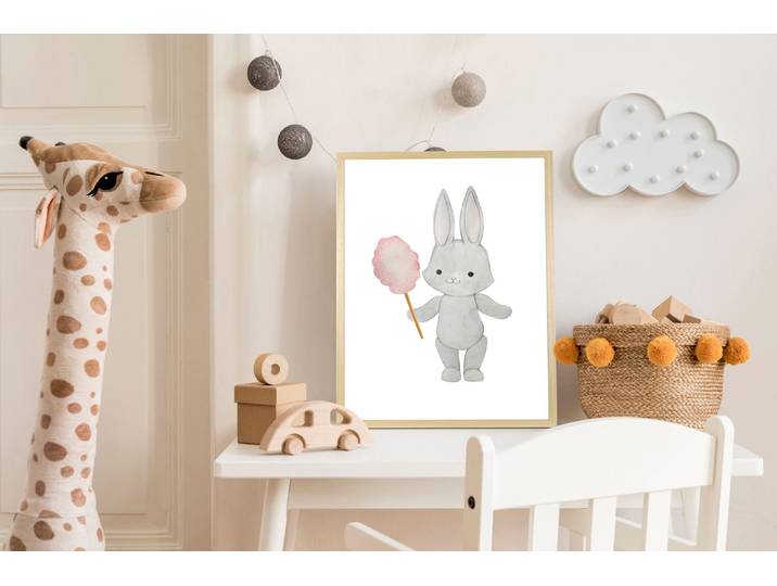 Bild mit Rahmen QUEENCE Hase mit Zuckerwatte , grau (farbe rahmen: natur, braun, beige, farbe bild(er): grau), B:50cm H:70cm T:1,5cm, Holz, Plexiglas, Bilder, Bild mit Rahmen, HD Premium Posterdruck mit Echtholzrahmen