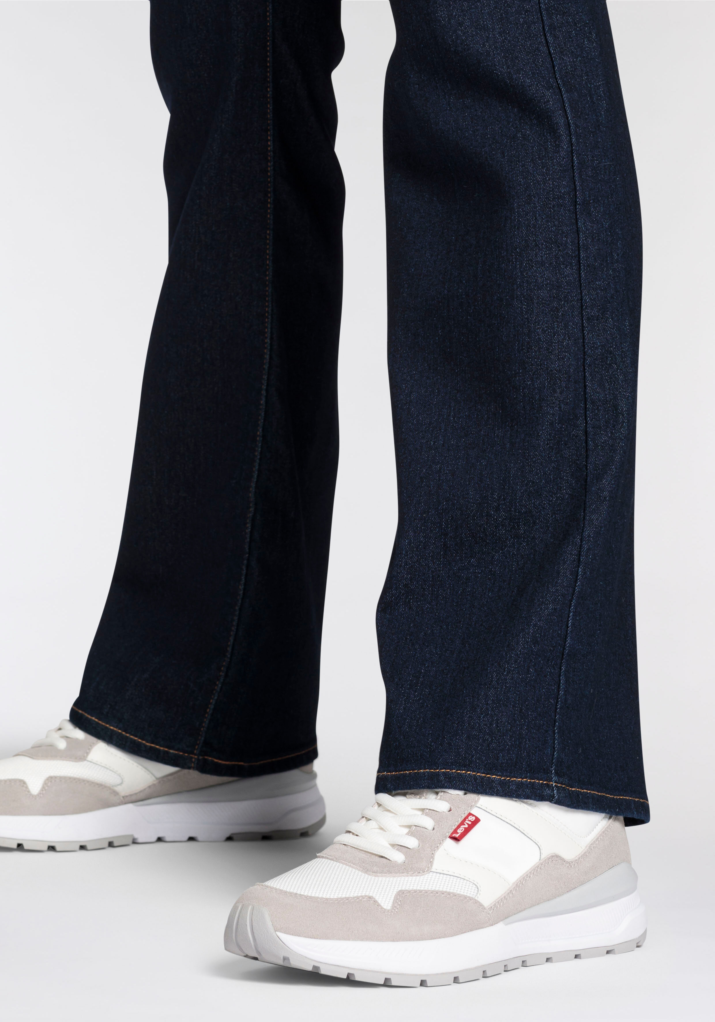 Bootcut-Jeans LEVI'S "315 Shaping Boot", Damen, Gr. 26, Länge 32, blau (schwarzest sky), Denim/Jeans, Obermaterial: 80% Baumwolle, 19% Polyester, 1% Elasthan, lang, Jeans Bootcut-Jeans schwarzest sky 26, Länge 32