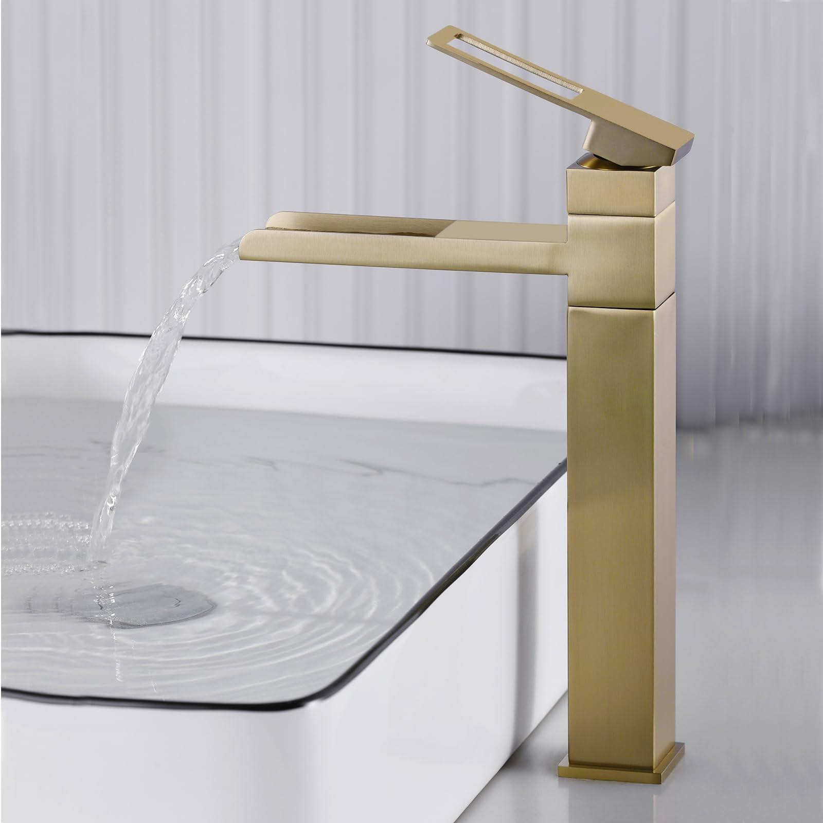 Dripio Wasbakarmatuur Watervalmodel 360° Draaibaar Geborsteld Goud