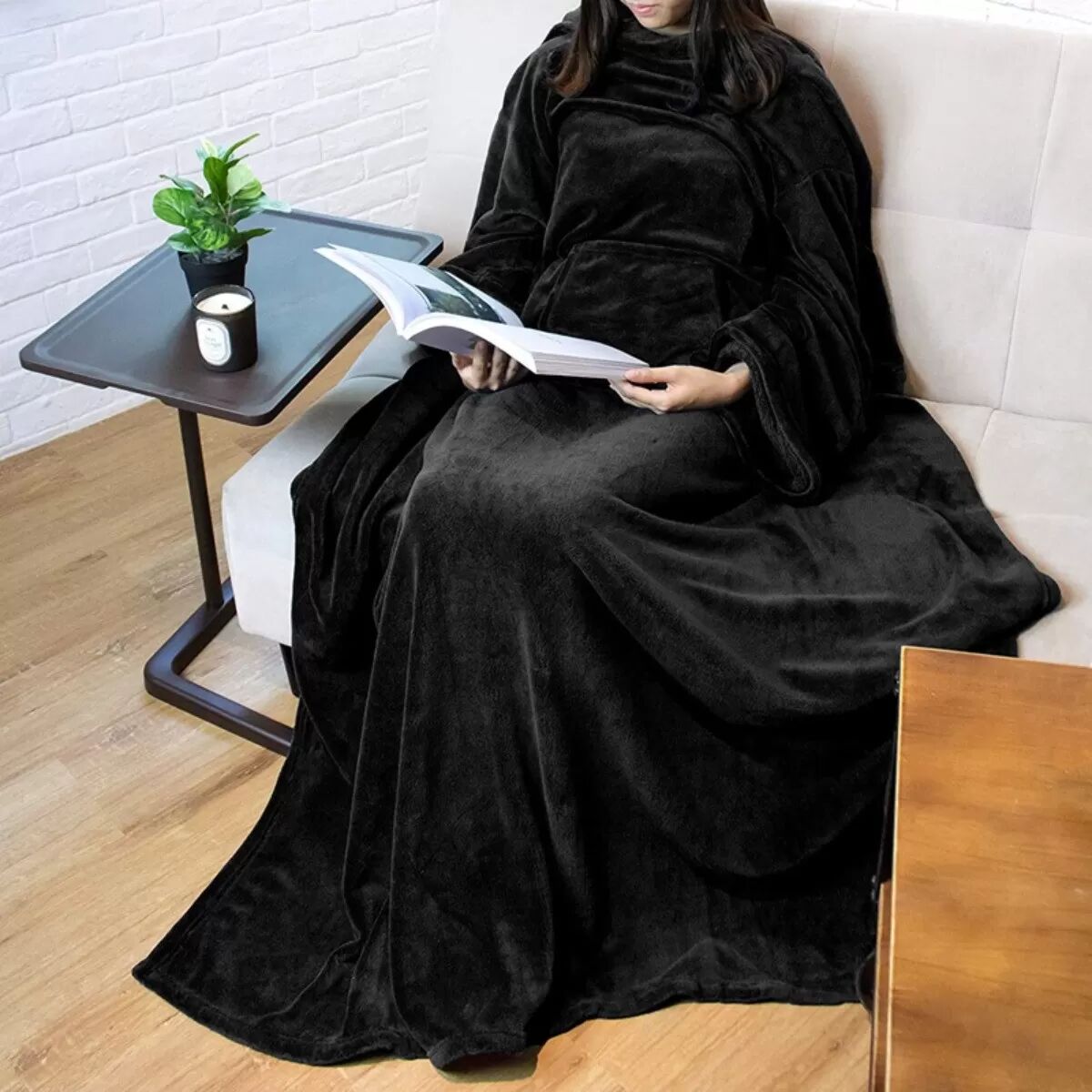 INF Couverture Portable Surdimensionnée avec Manches et Poche, Fermeture Ajustable 150x180cm Le noir