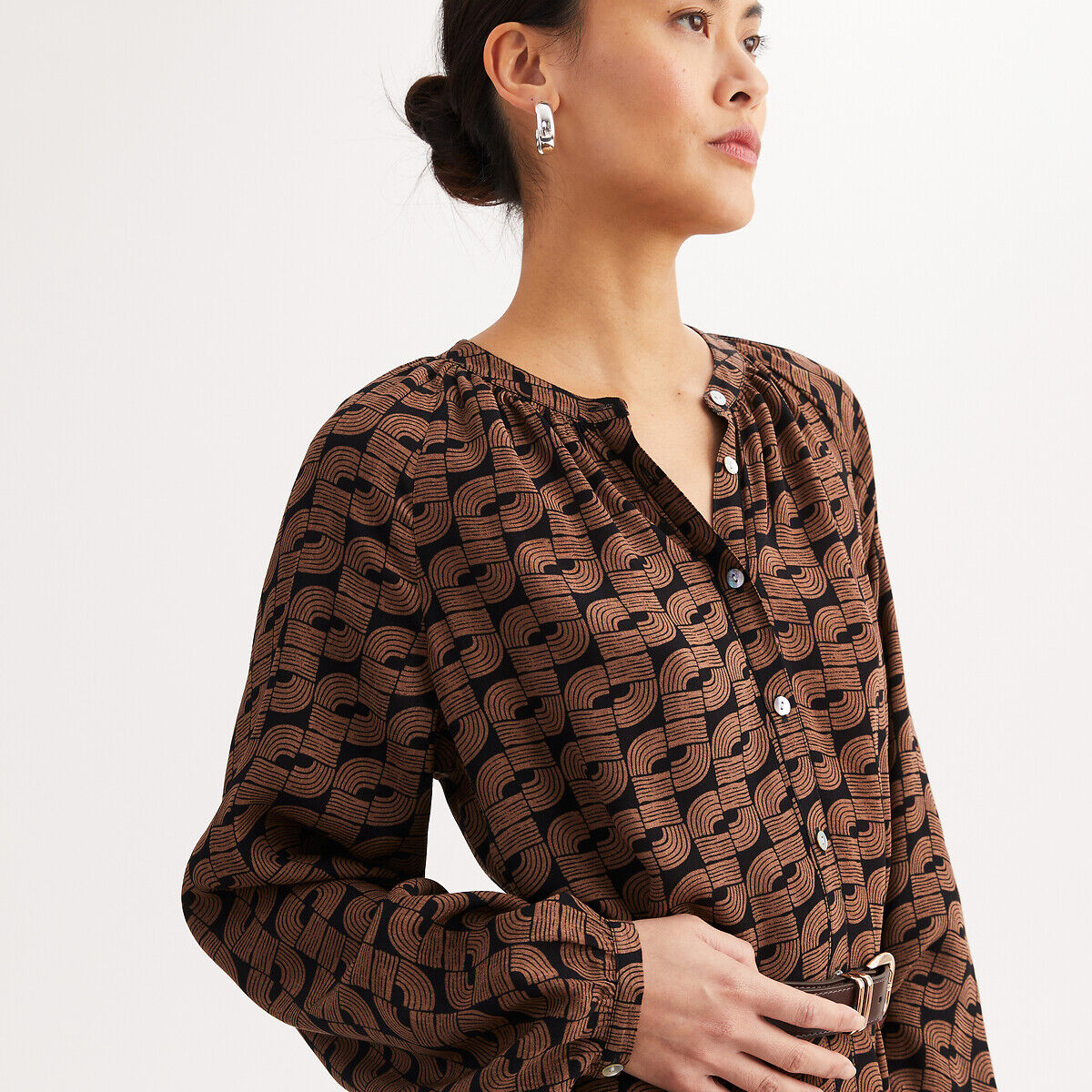 ANNE WEYBURN Robe droite, longueur midi, imprimé graphique, manches longues