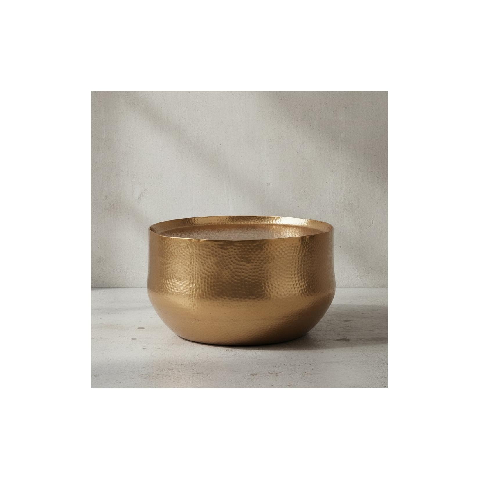 KADIMA DESIGN Orientalischer Couchtisch ANIENE: Hammerschlag-Struktur, Aluminium, hohl, 40 kg Belastung, goldfarben lackiert.
