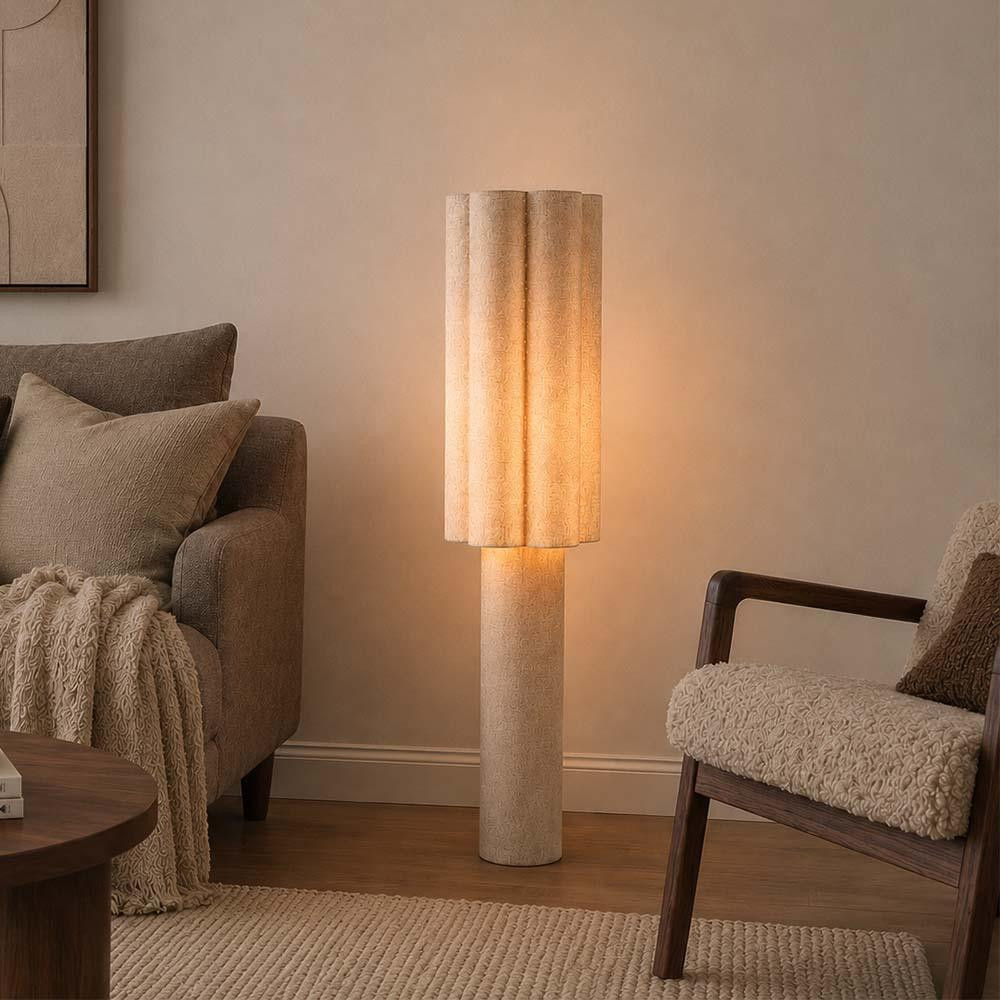 Milton & Oldbrook staande lamp model Bonn met beige linnen kap