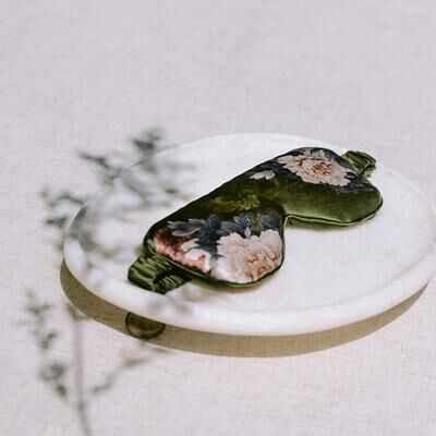 KIM + ONO Keina Washable Silk Eye Mask   Floral Padded Eye Mask - olive