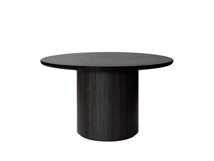 GUBI Moon Esstisch rund Oak brown/black stained, ø150cm