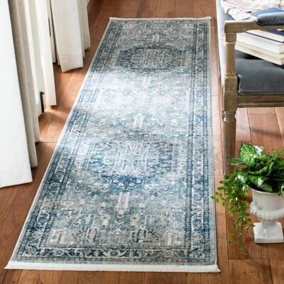 SAFAVIEH Victoria Enneke Traditional Oriental Rug