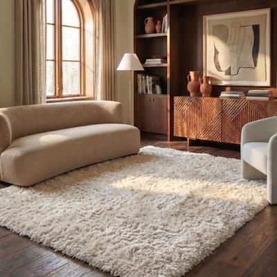 SAFAVIEH Handmade Venice Shag Djenka 3-inch Thick Rug