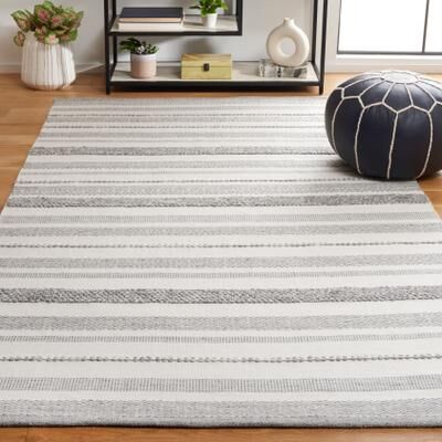 SAFAVIEH Handmade Kilim Nusa Farmhouse Stripe Rug