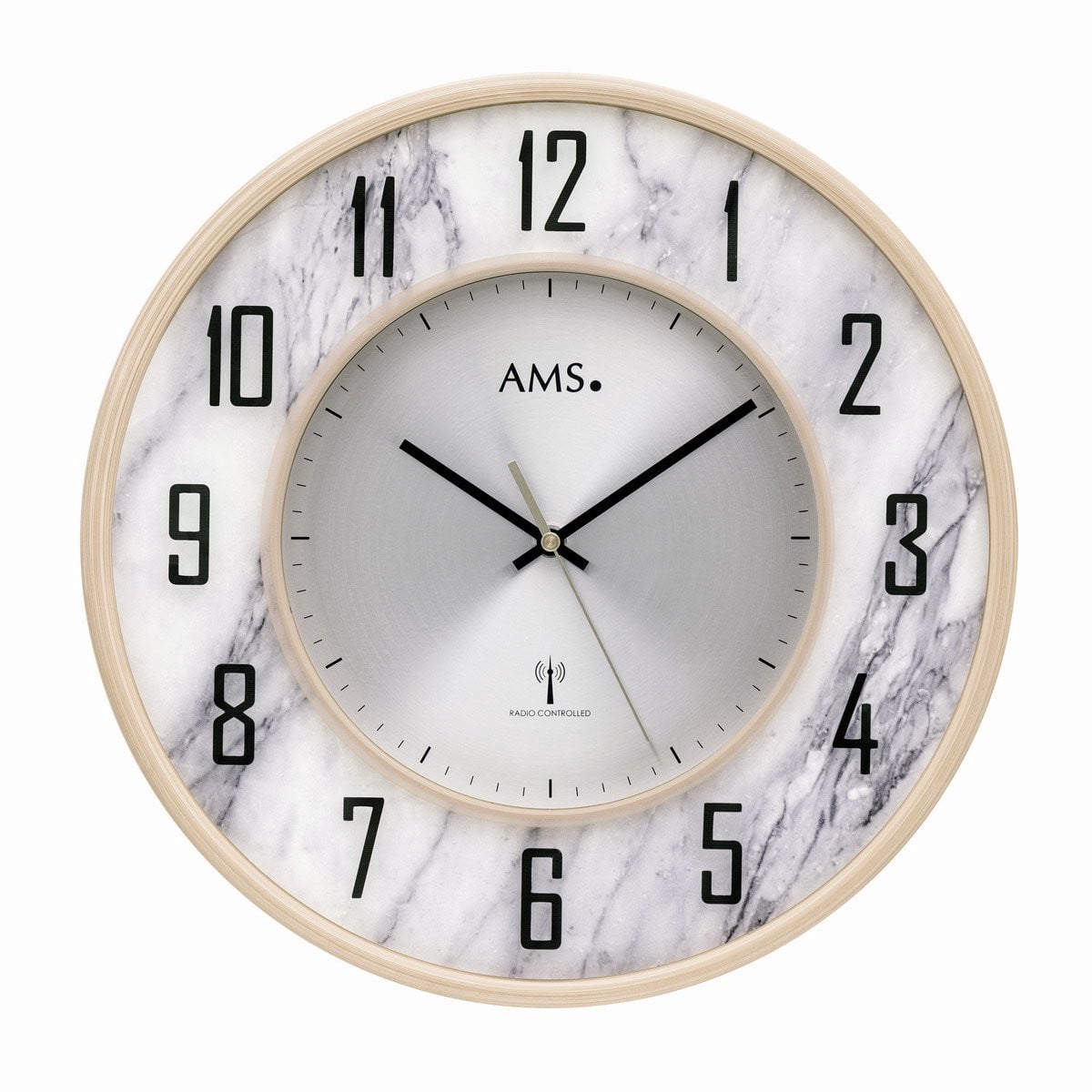 AMS F5588 Wandklok - Analoog - Radiogestuurd - Rond - Marmerlook Beige/Crème en Wit - Aluminium en Kunststof