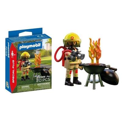 Feuerwehrmann mit Brandherd
