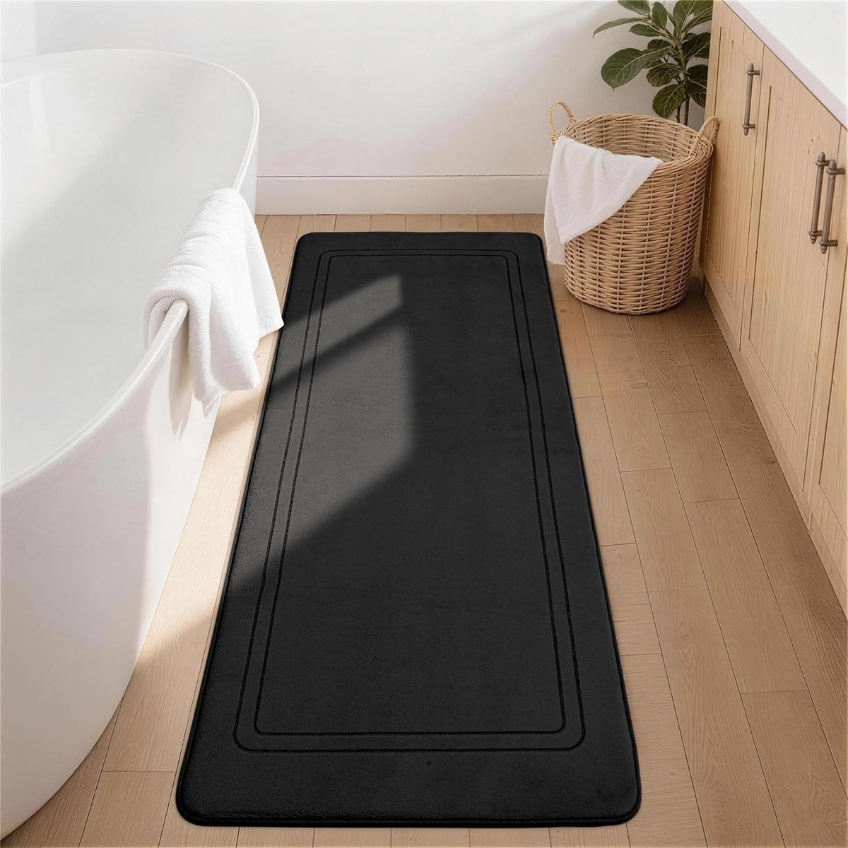 Omgoods Zachte Antislip Badmat voor Badkamer - Zwart - 60 x 150 cm