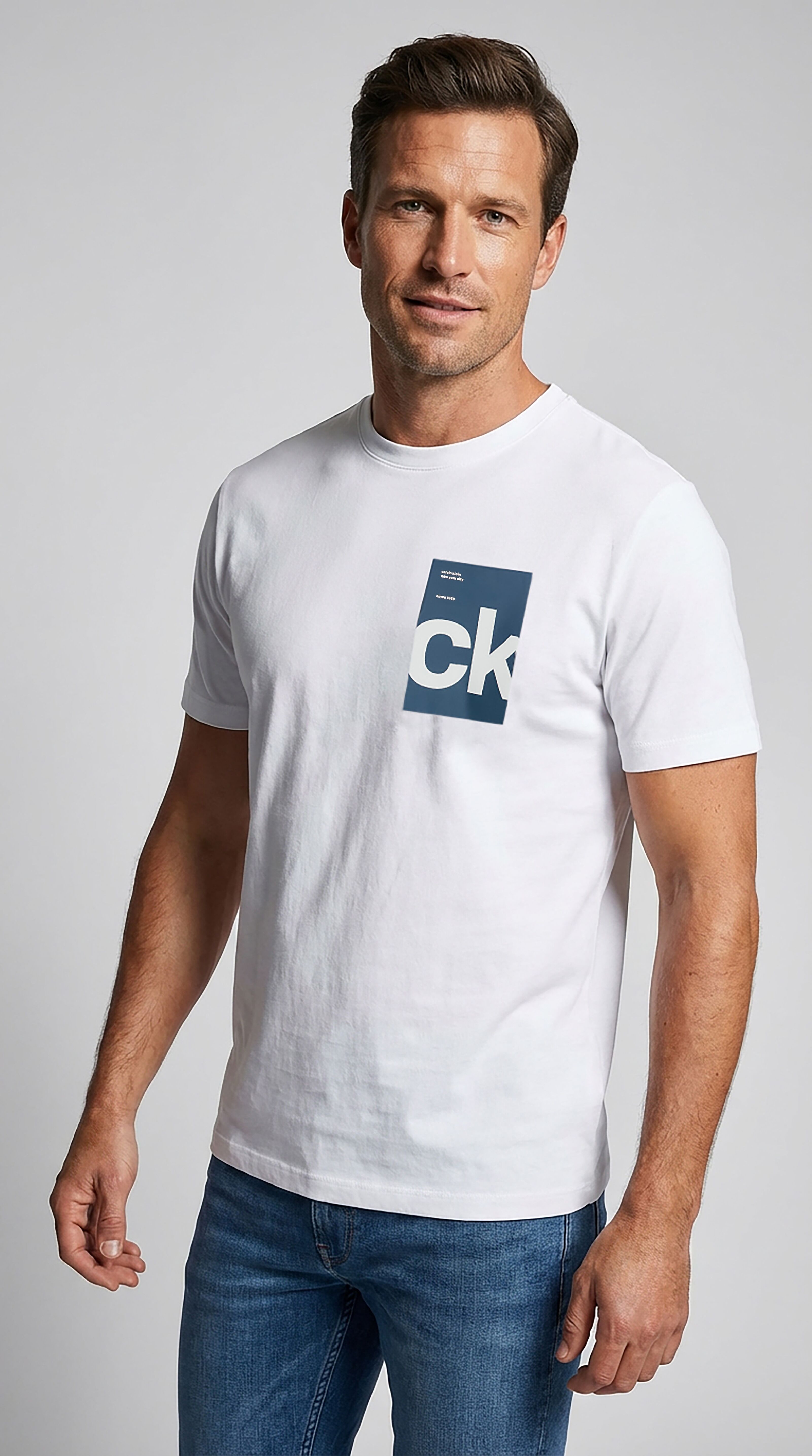 T-Shirt CALVIN KLEIN JEANS "SS 30s EU BH BOX GRAPHIC TEE", Herren, Gr. XXL, weiss (brilliant weiß), Single Jersey, Obermaterial: 100% Baumwolle, unifarben, normal hüftlang, Rundhals, Shirts T-Shirt, mit Calvin Klein Druck brilliant weiß XXL