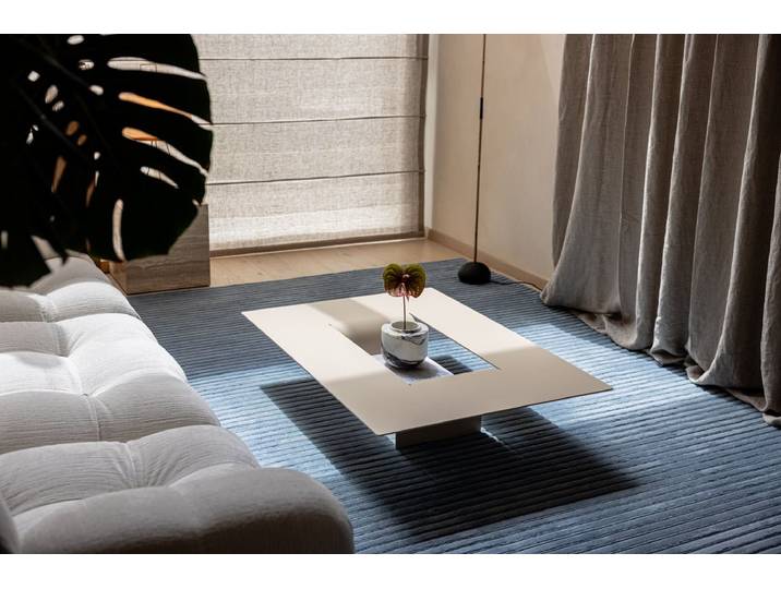 Couchtisch Cut – Minimalistisches Stahl-Design mit kreativer Öffnung - Cashew - Luxusbetten24