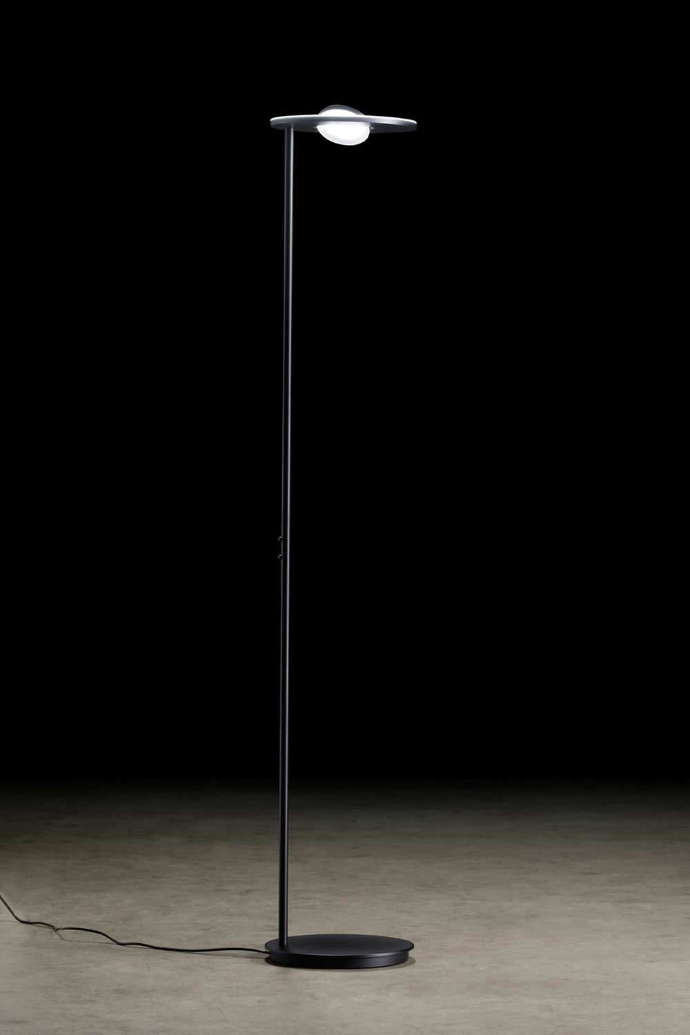 Holtkötter LED-Deckenfluter NOVA OOG 185cm schwarz 9907-2-55 4251322710399