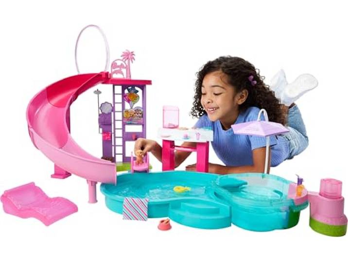 Barbie Traumpool Spielset mit sechs Spielbereichen, einschließlich Rutsche und schäumendem Whirlpool sowie über 20 Zubehörteilen wie Haustier, Schwimmringe und mehr, JFP01