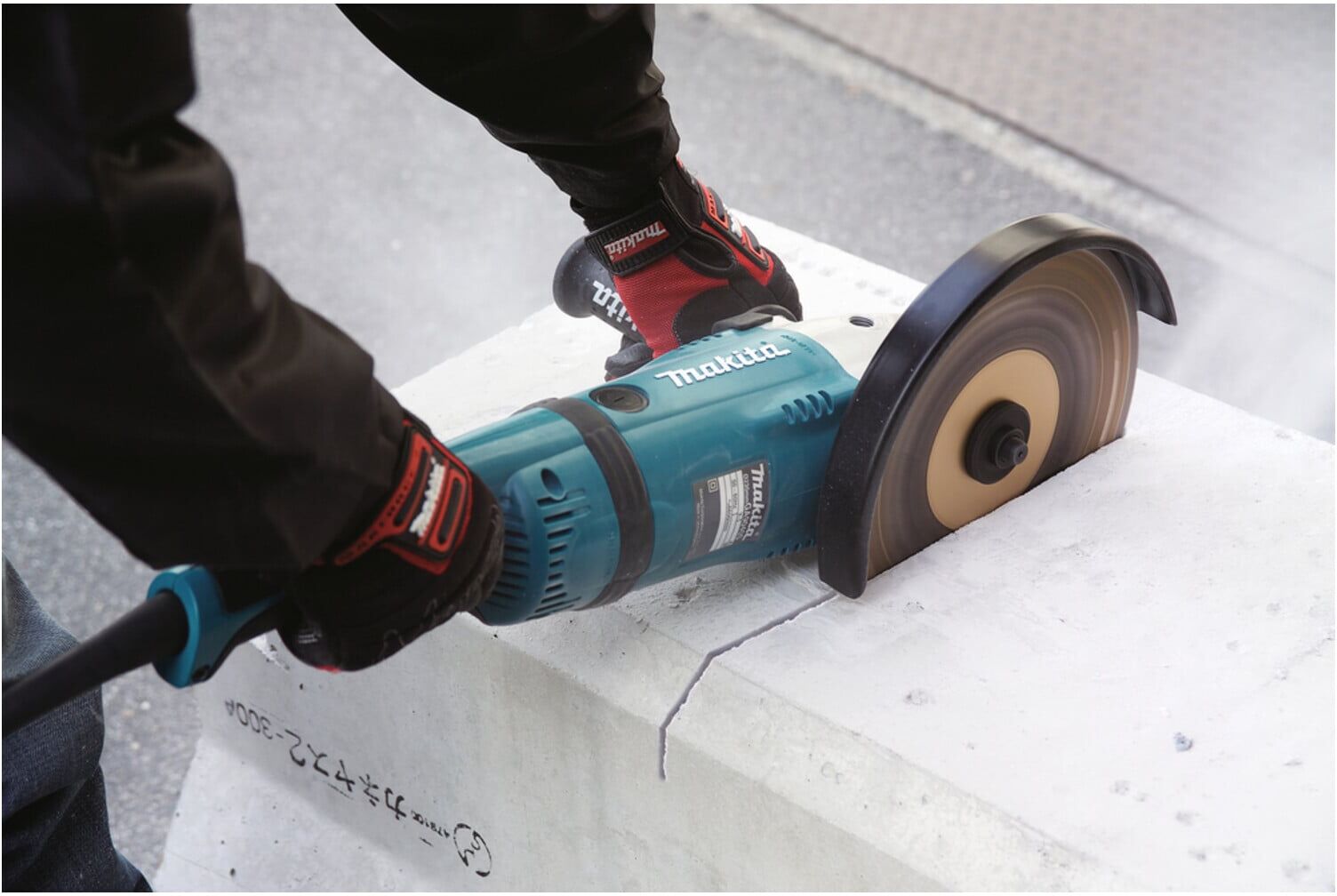 Makita Winkelschleifer GA9040RF01 230 mm)