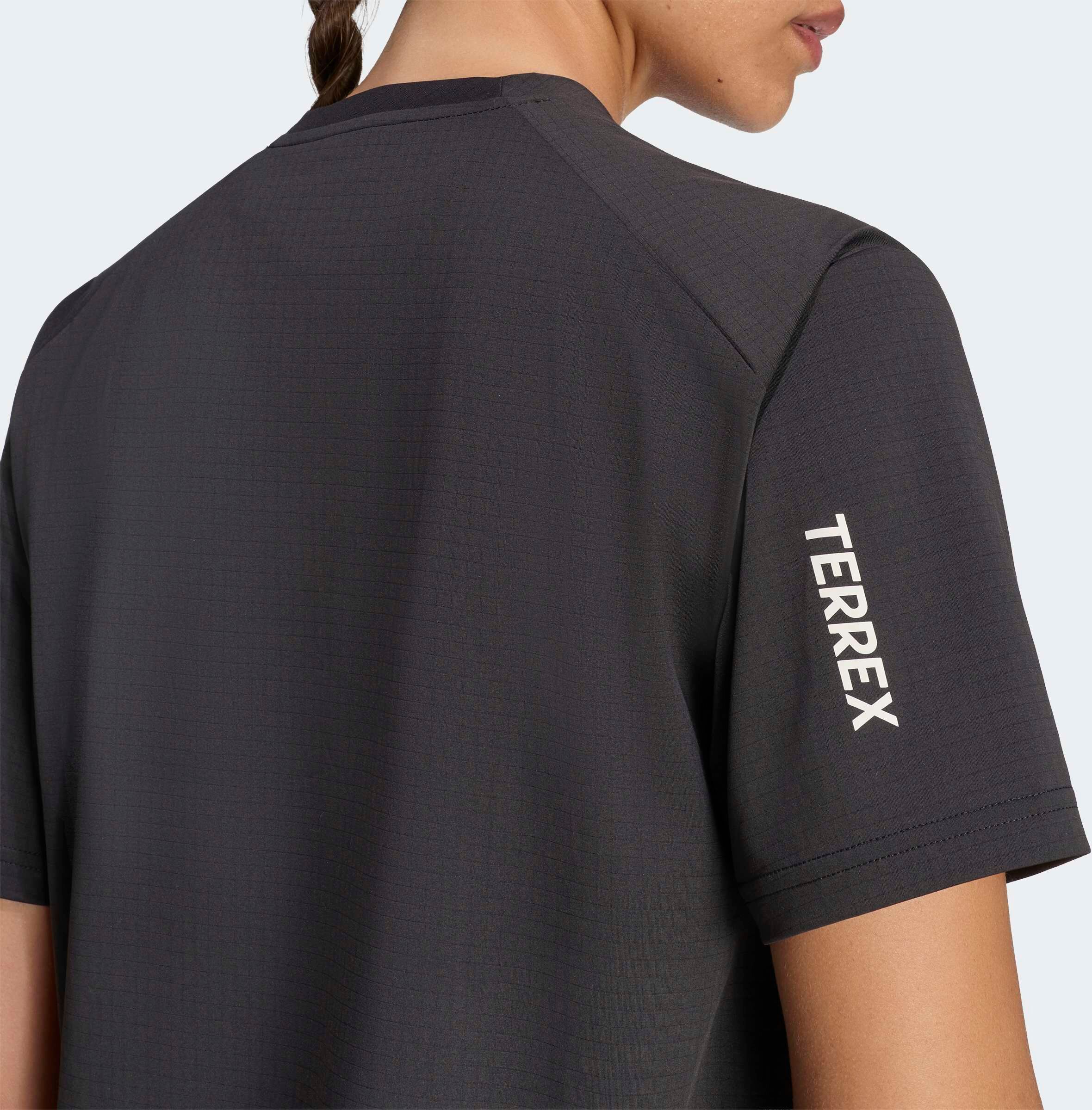 Funktionsshirt ADIDAS TERREX "W MT LOG TECH T", Damen, Gr. M, schwarz, Obermaterial: 100% Polyester, Rundhals, Shirts Funktionsshirt, für Sportmode und Outdoormode, mit Rundhalsausschnitt, Kurzarm schwarz M