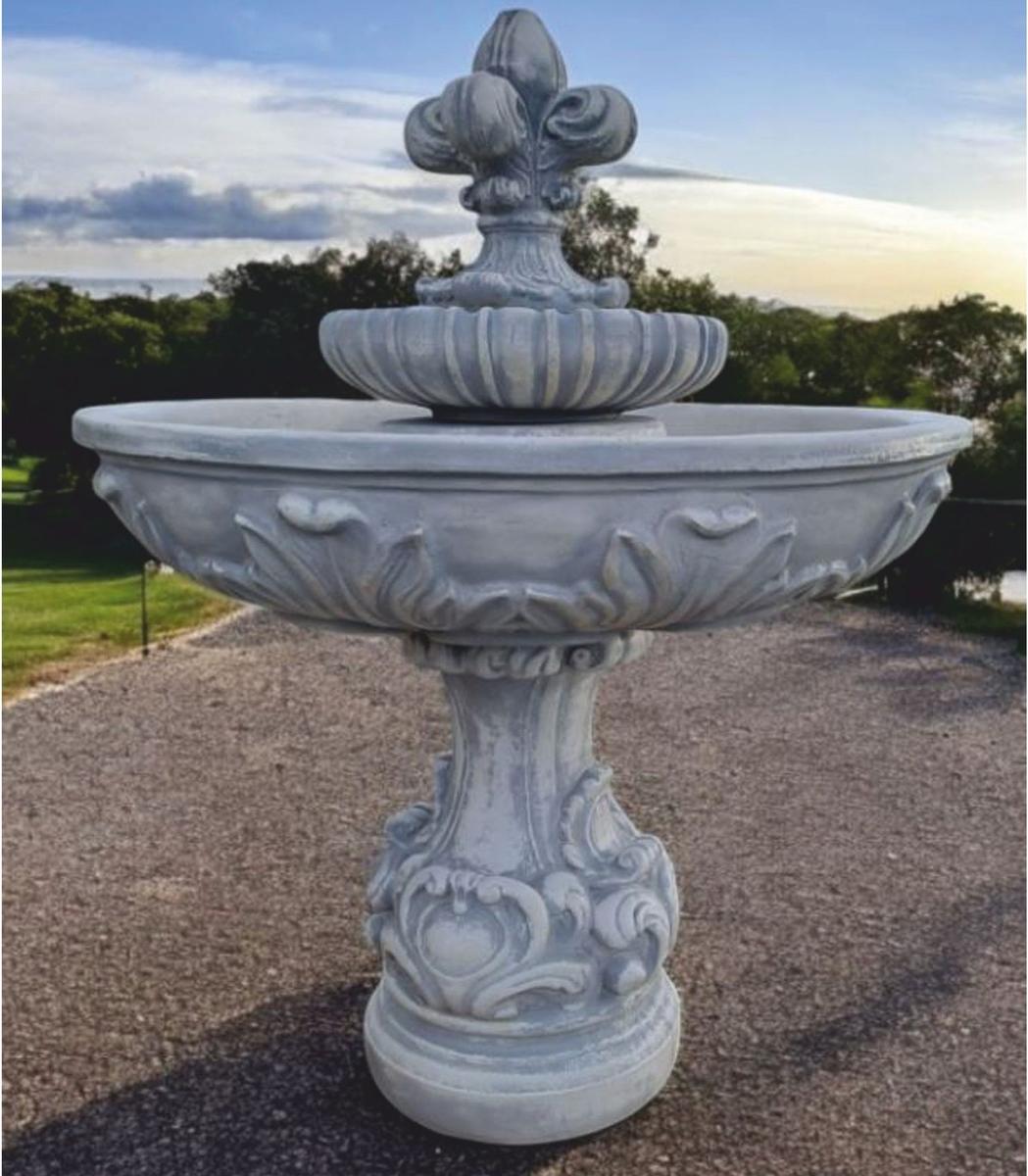 Casa Padrino Barock Springbrunnen Lilie Grau Ø 108 x H. 136 cm - Barock Garten Deko Brunnen