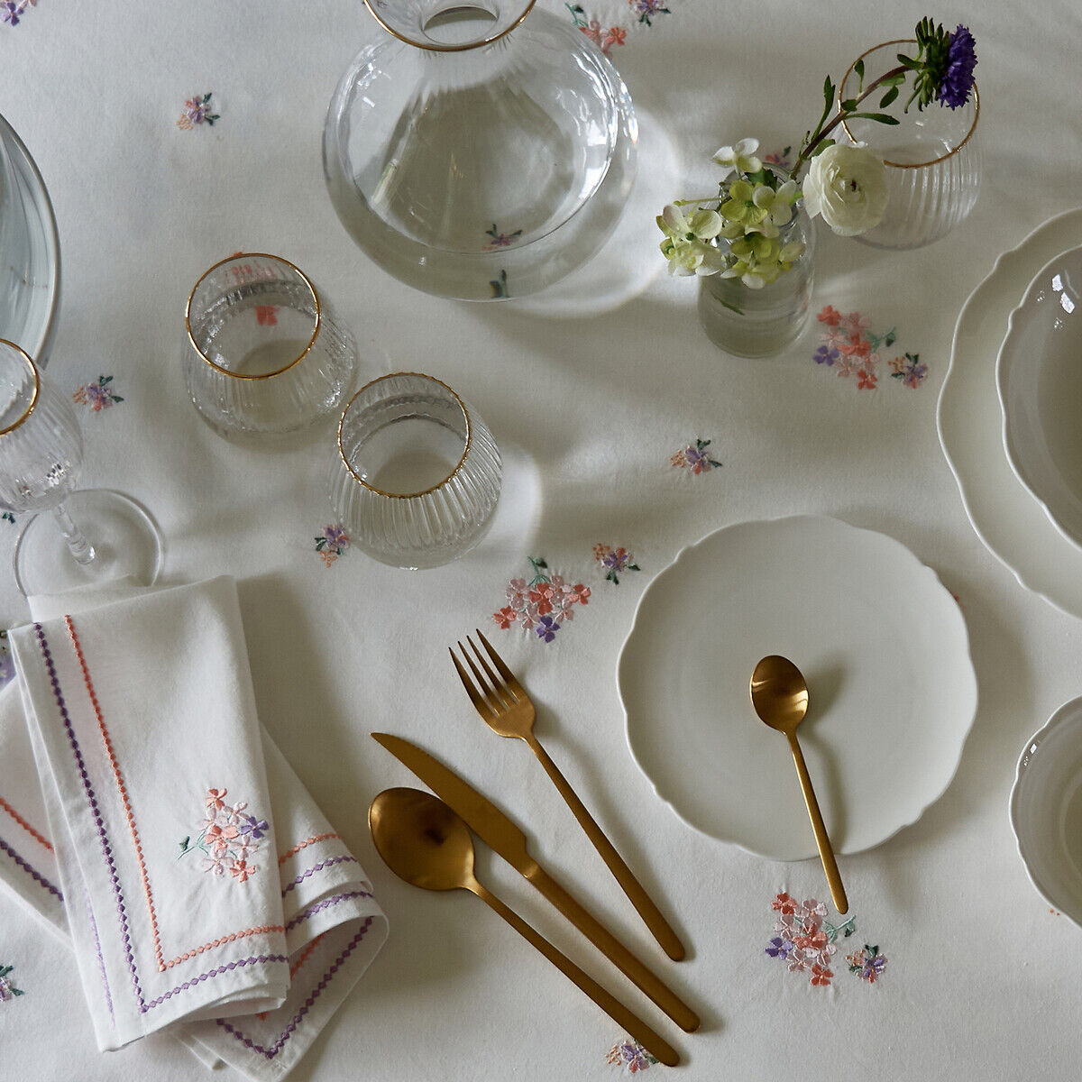 LA REDOUTE INTERIEURS Lot 4 assiettes plates en porcelaine, Hirène