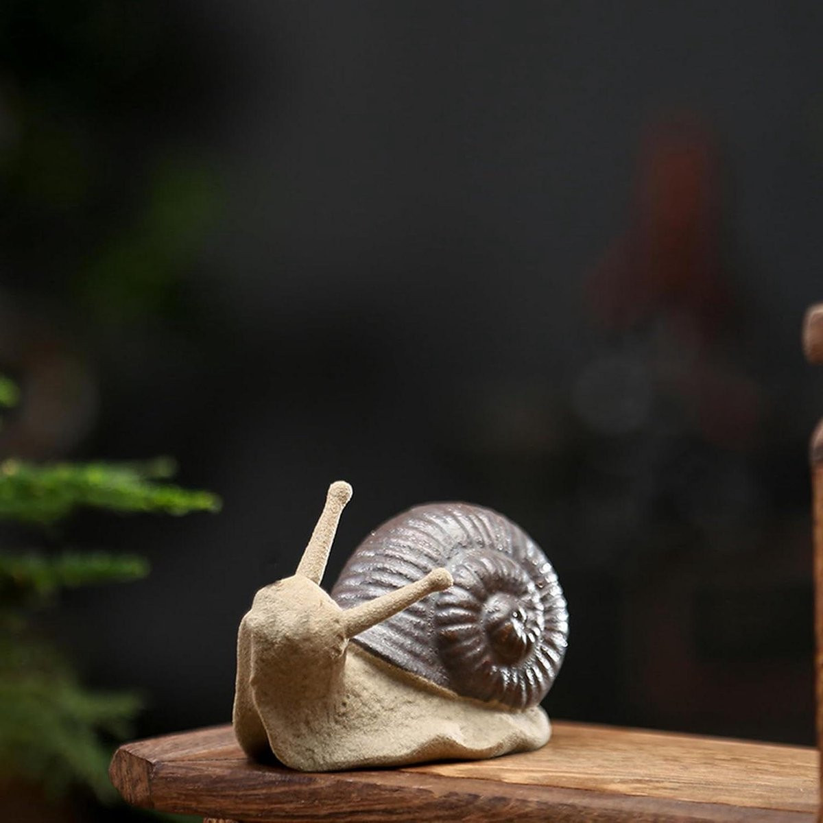 Mini slak beeldje - Keramiek ornament - Handgeglazuurde tuindecoratie in rustieke stijl