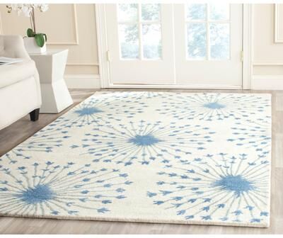 SAFAVIEH Handmade Bella Otelia Wool Rug