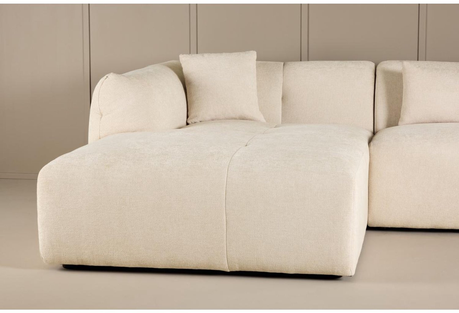 Svea Petrova moderne loungebank in beige voor de woonkamer