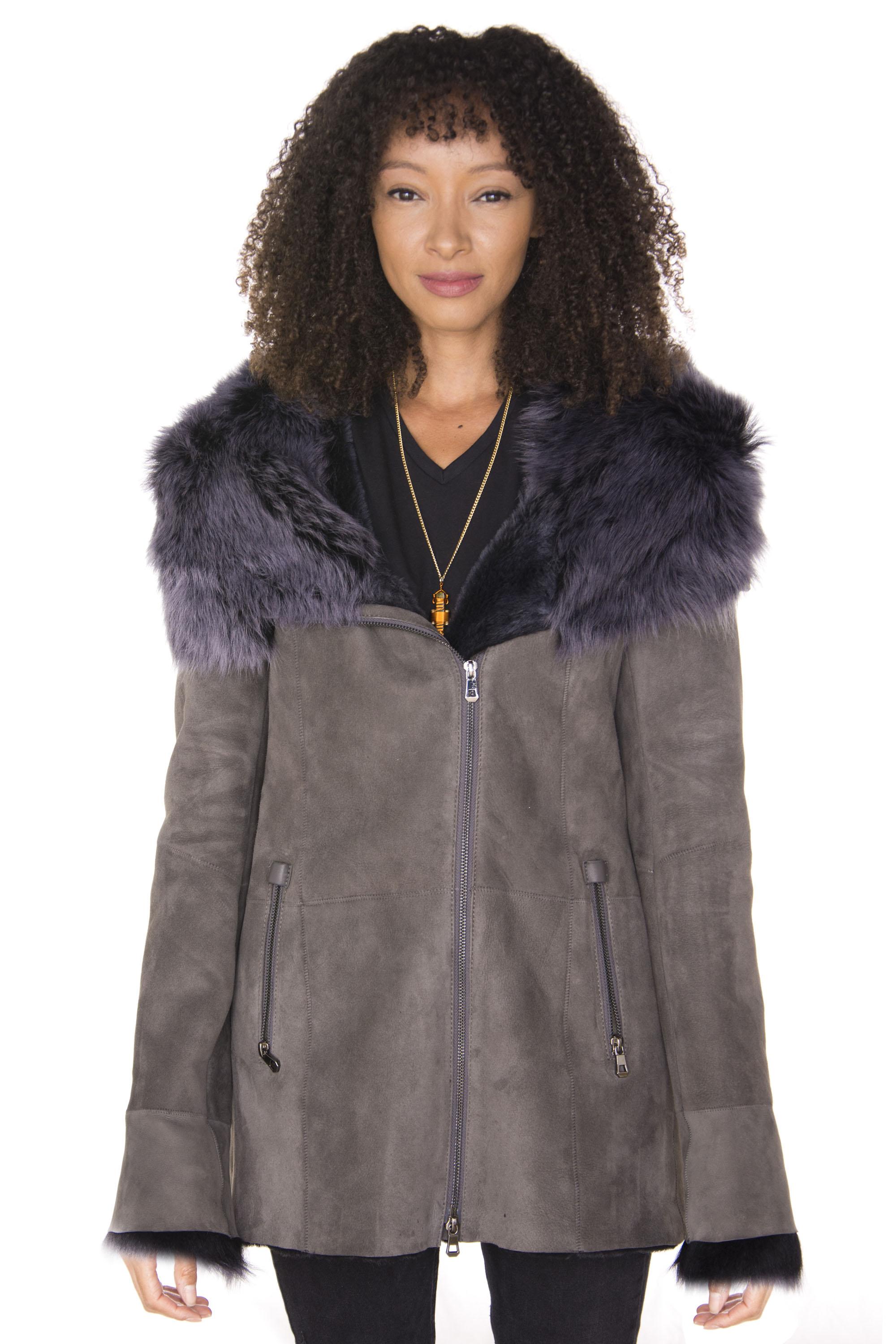 Damen-Mantel aus grauem Wildleder mit Kapuze aus Merino-Schaffell – Monrovia