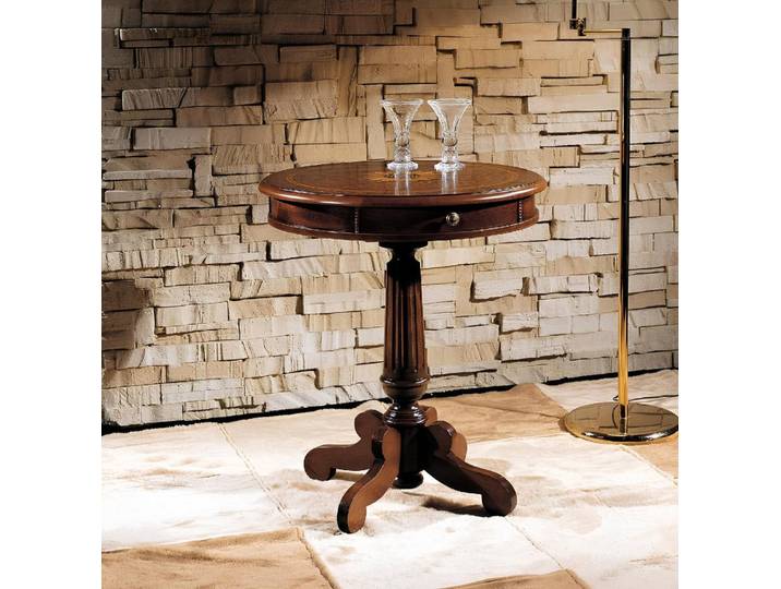 JVmoebel Beistelltisch Eleganter Holztisch in warmem Braun für stilvolles Wohnen (1-St), Made in Europa