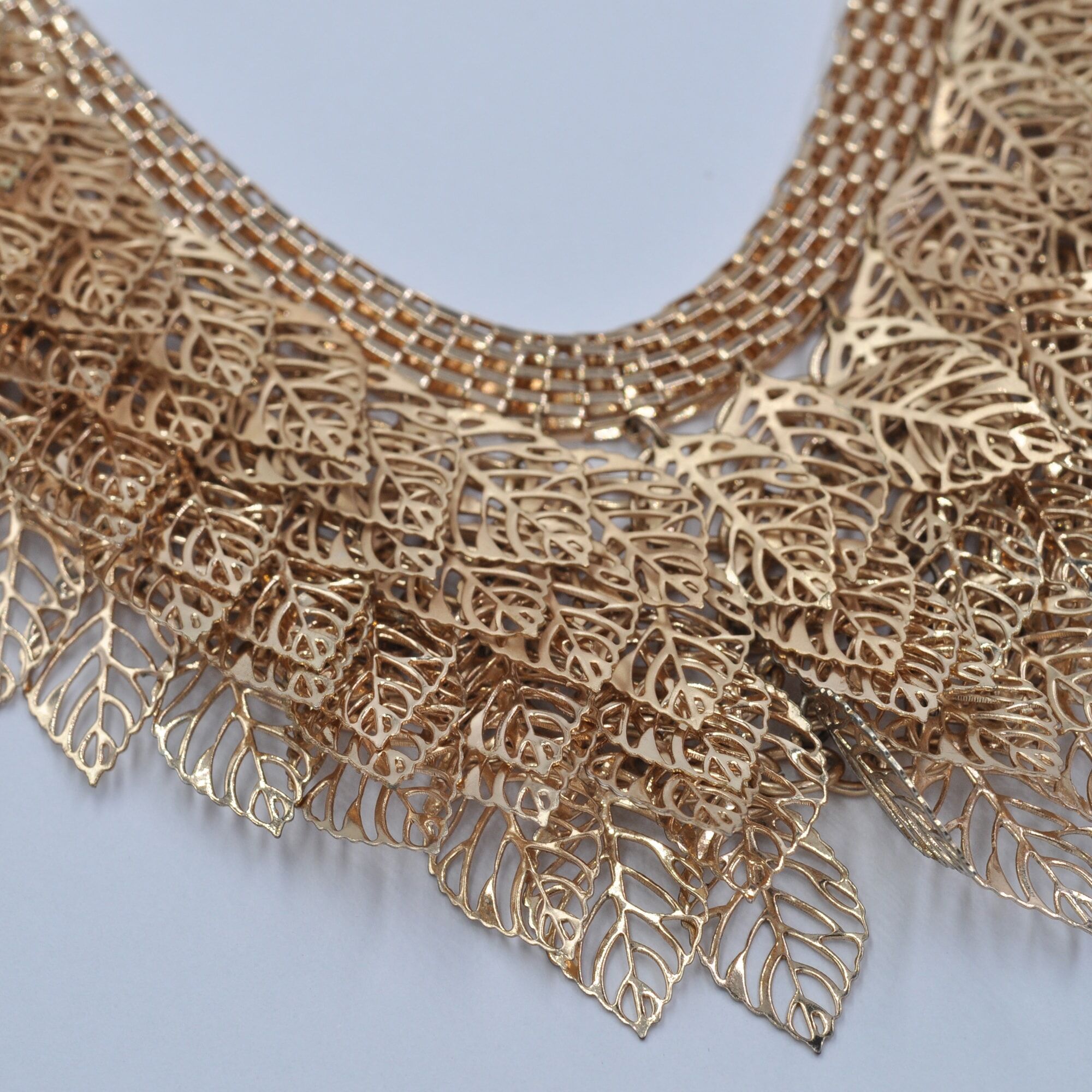 Collierkettchen STEUER "Metall Metallcollier mit vielen Blättern goldfarben", gelb, Halsketten, Damen, 53cm, Metall, L: 53 B: 8mm, glänzend, Collier Statementkette, B:8mm