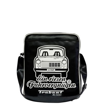 Schultertasche LOGOSHIRT "Trabant - Ein riesen Fahrvergnügen", Damen, Gr. B/H/T: 12cm x 38cm x 32cm, schwarz-weiß (schwarz, weiß), Lederimitat, bedruckt, mehrfarbig, Taschen Schultertasche, mit kultigem Trabant-Frontdruck