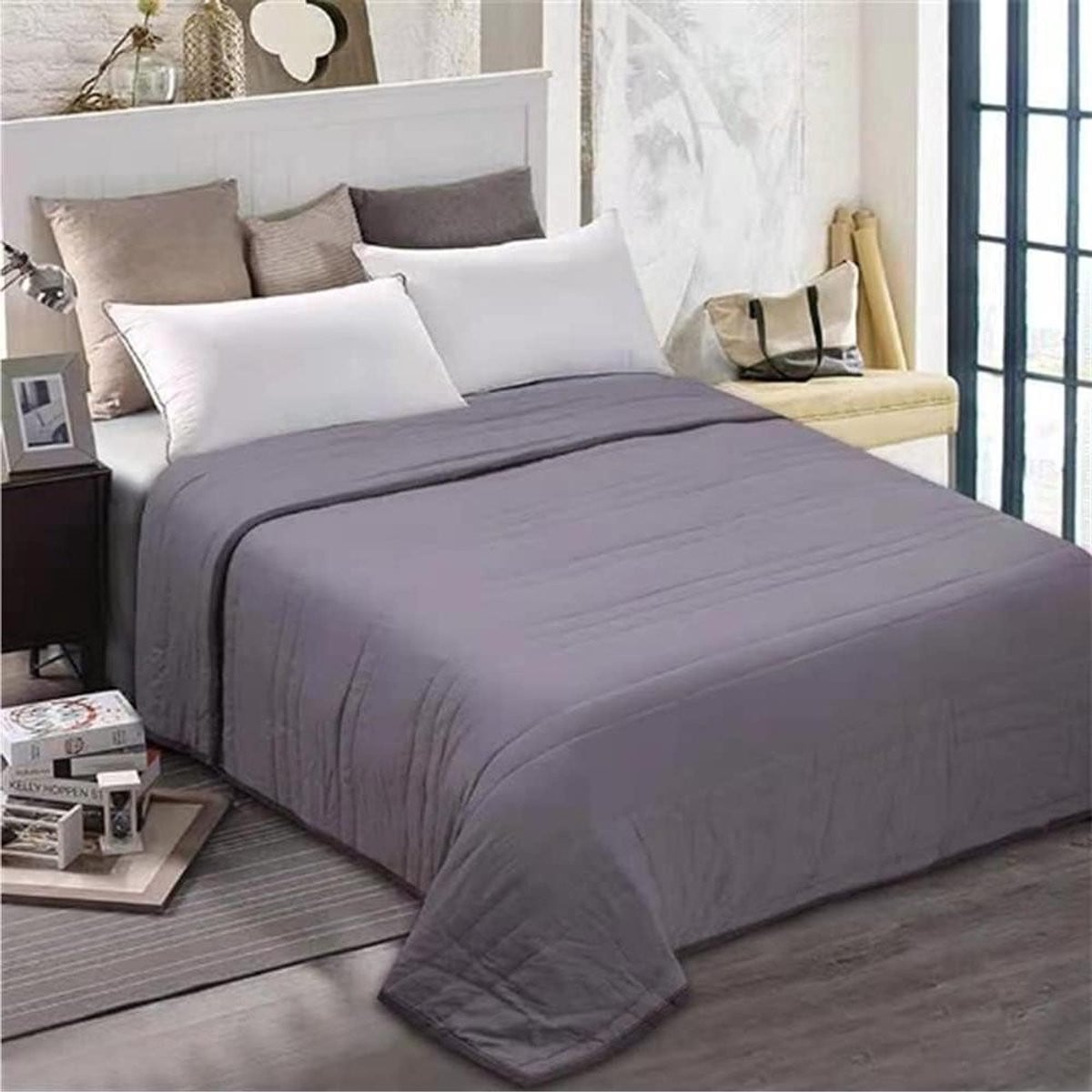 Puur grijze gewatteerde sprei van zacht microvezel - 100 x 130 cm
