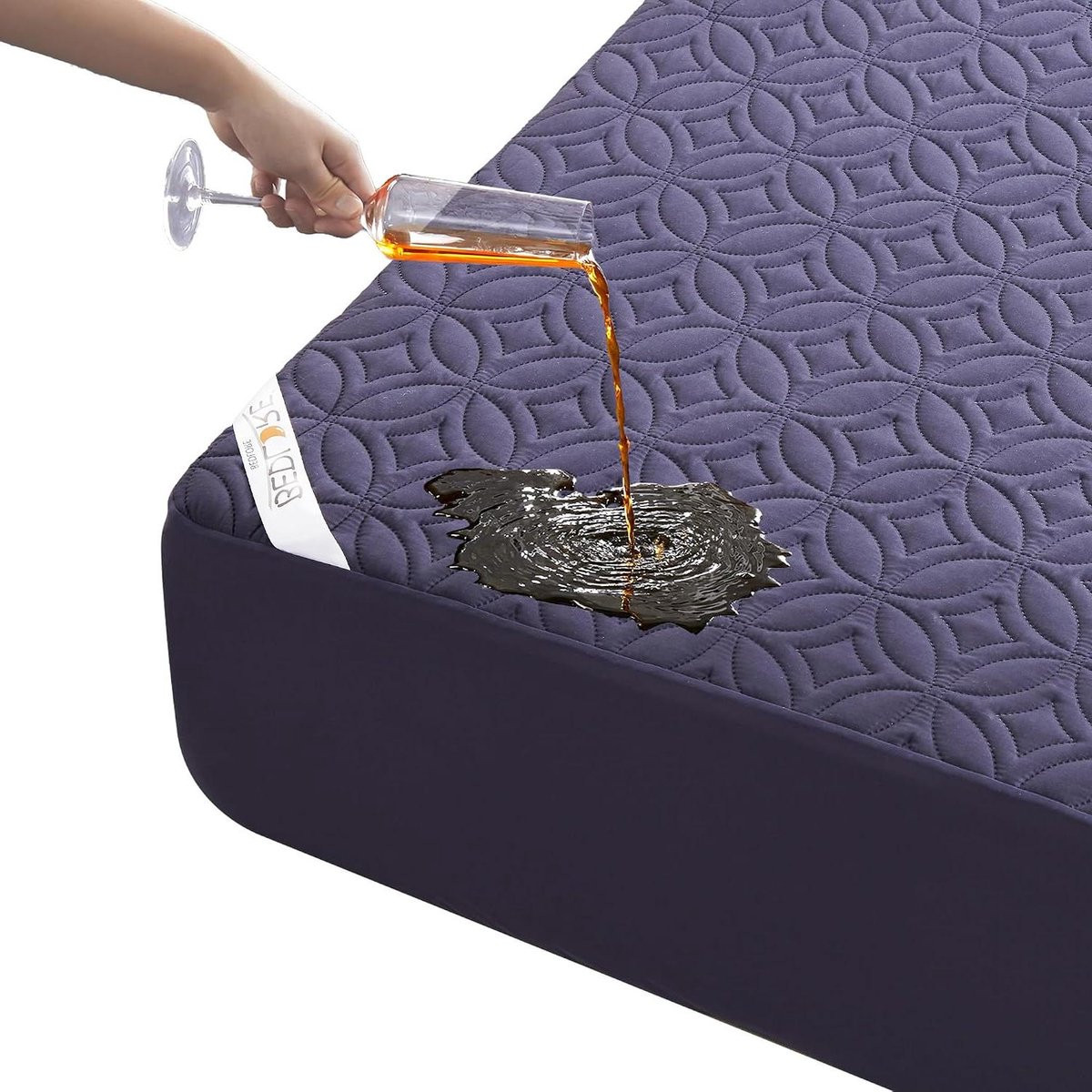 Waterdichte matrasbeschermer met coin quilt patroon in donkerblauw voor California King bedden