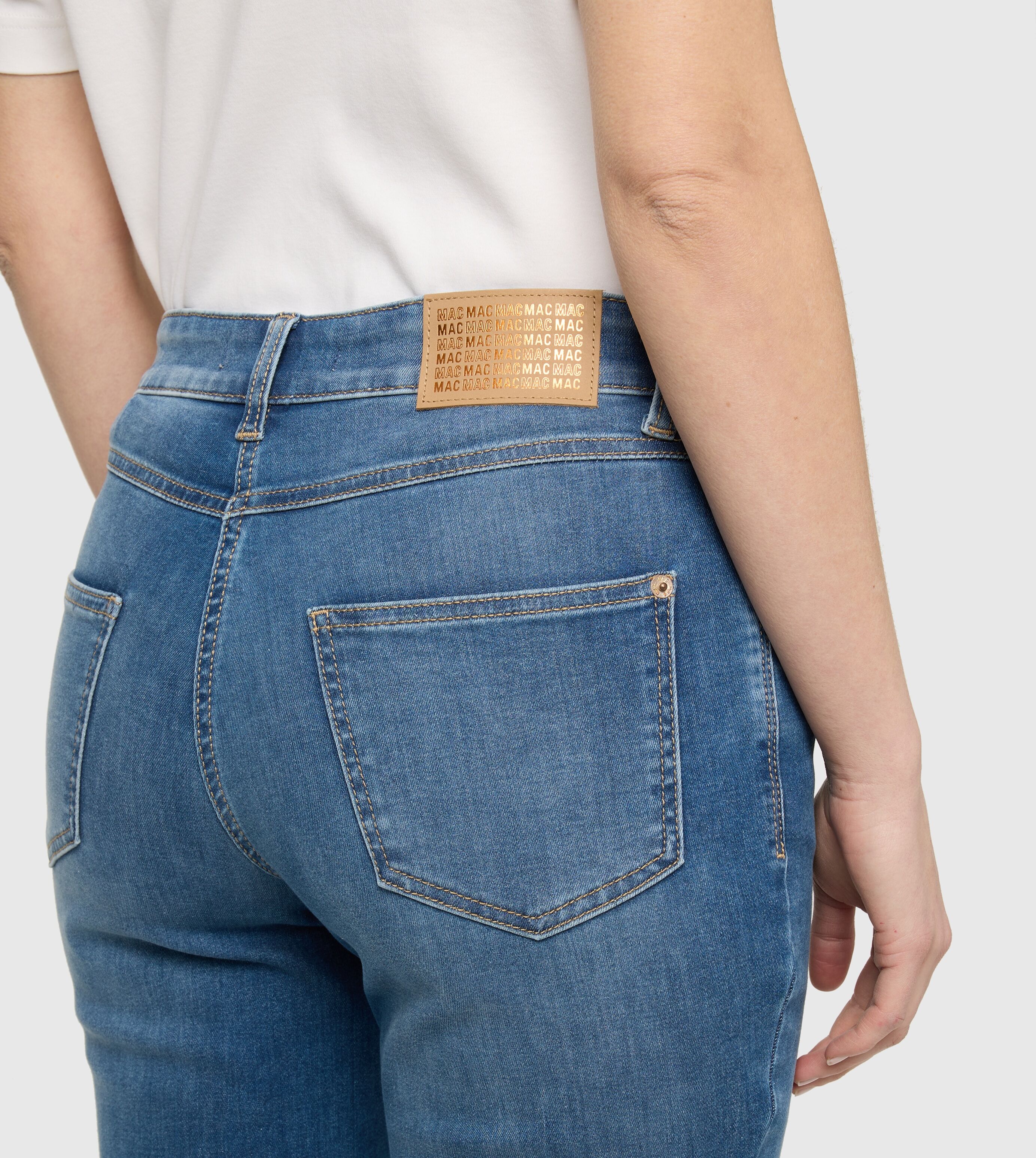 Straight-Jeans MAC "MACMELANIE", Damen, Gr. 44, Länge 34, blau (authentic baby blau), Denim/Jeans, Obermaterial: 91% Baumwolle, 7% Elastomultiester, 2% Elasthan, straight fit lang, Jeans Straight-Jeans, Figurformende Denim-Qualität mit hervorragendem Rück