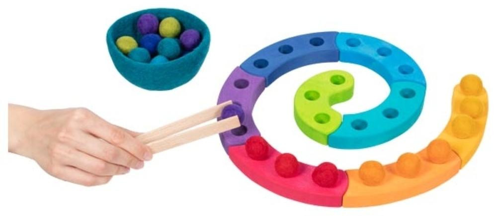 Goki 58354 Houten Speelset met 3 Rokjes en Jurkjes, Meerkleurig