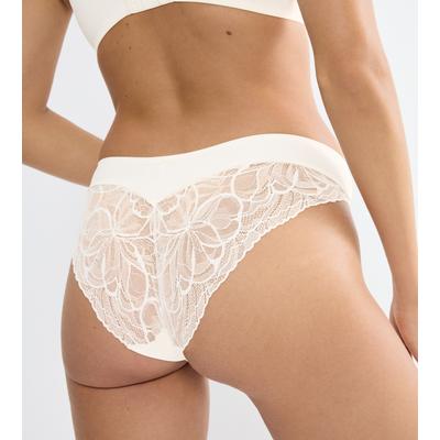 Slip TRIUMPH "Body Make-Up Illusion Lace", Damen, Gr. 44, beige (ecru weiß), Microtouch, Obermaterial: 80% Polyamid, 20% Elasthan, körpernah, Unterhosen Slip, florale Stretch-Spitze, hoher Beinausschnitt, weiche Microfaser