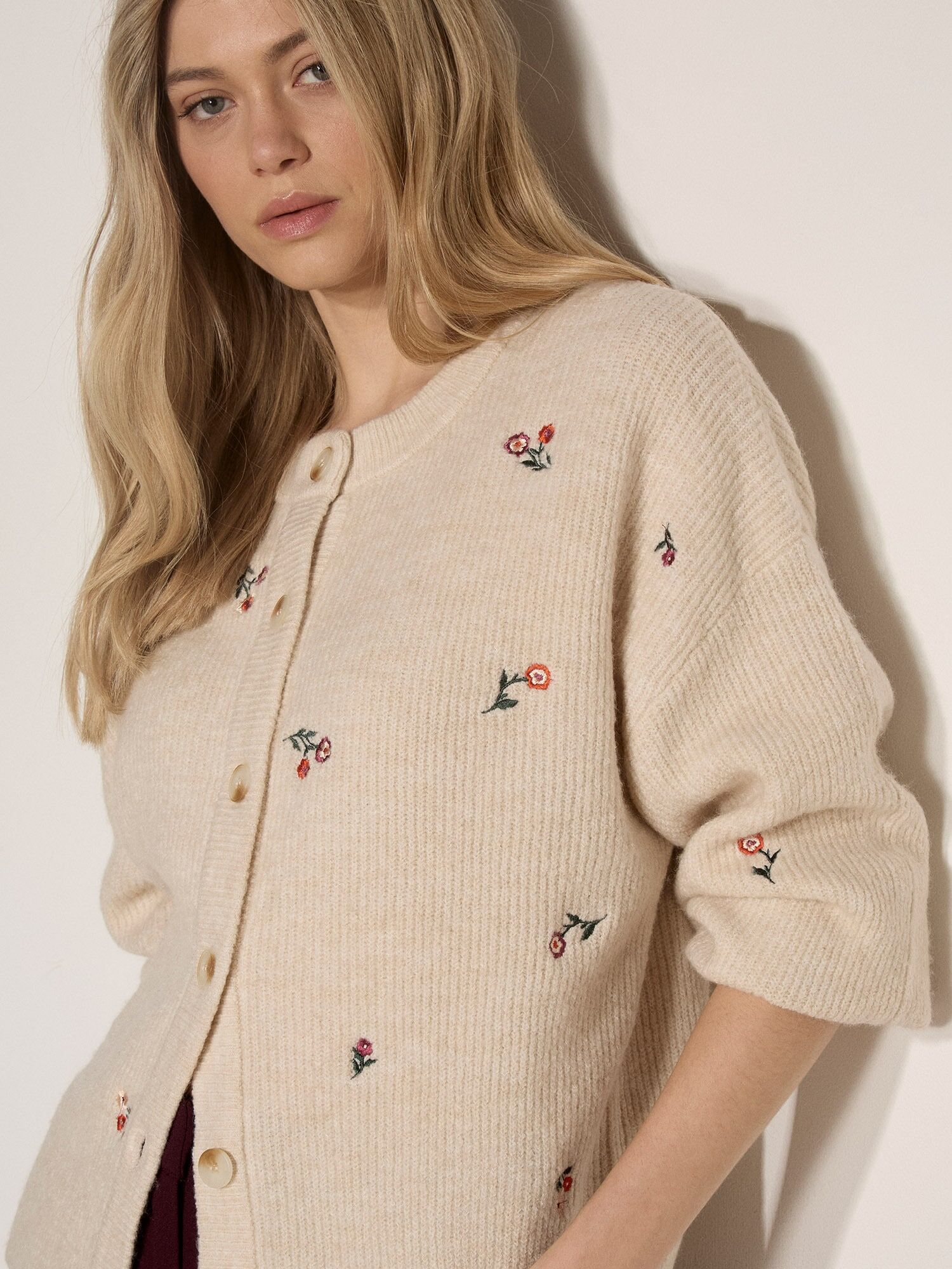 Cardigan APRICOT "Weiche Strickjacke", Damen, Gr. 12, stone, Strick, , Modisch, normal, Rundhals, Gerippte Bündchen, Strickjacken, mit Blumenstickerei