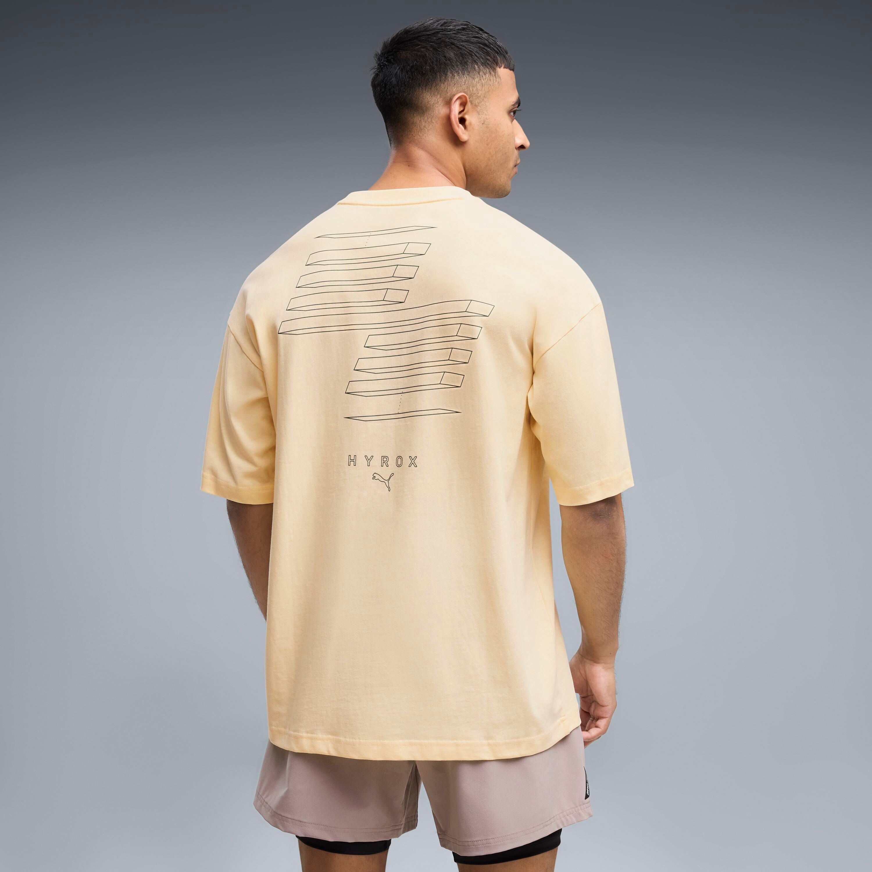 Trainingsshirt PUMA "M X HYROX LIFESTYLE TEE", Herren, Gr. M, beige (buttercream), Jersey, Obermaterial: 100% Baumwolle, regular fit normal, Rundhals, Shirts Trainingsshirt, regular fit, Kurzarm, Rundhalsausschnitt, für Fitness-Workout buttercream M