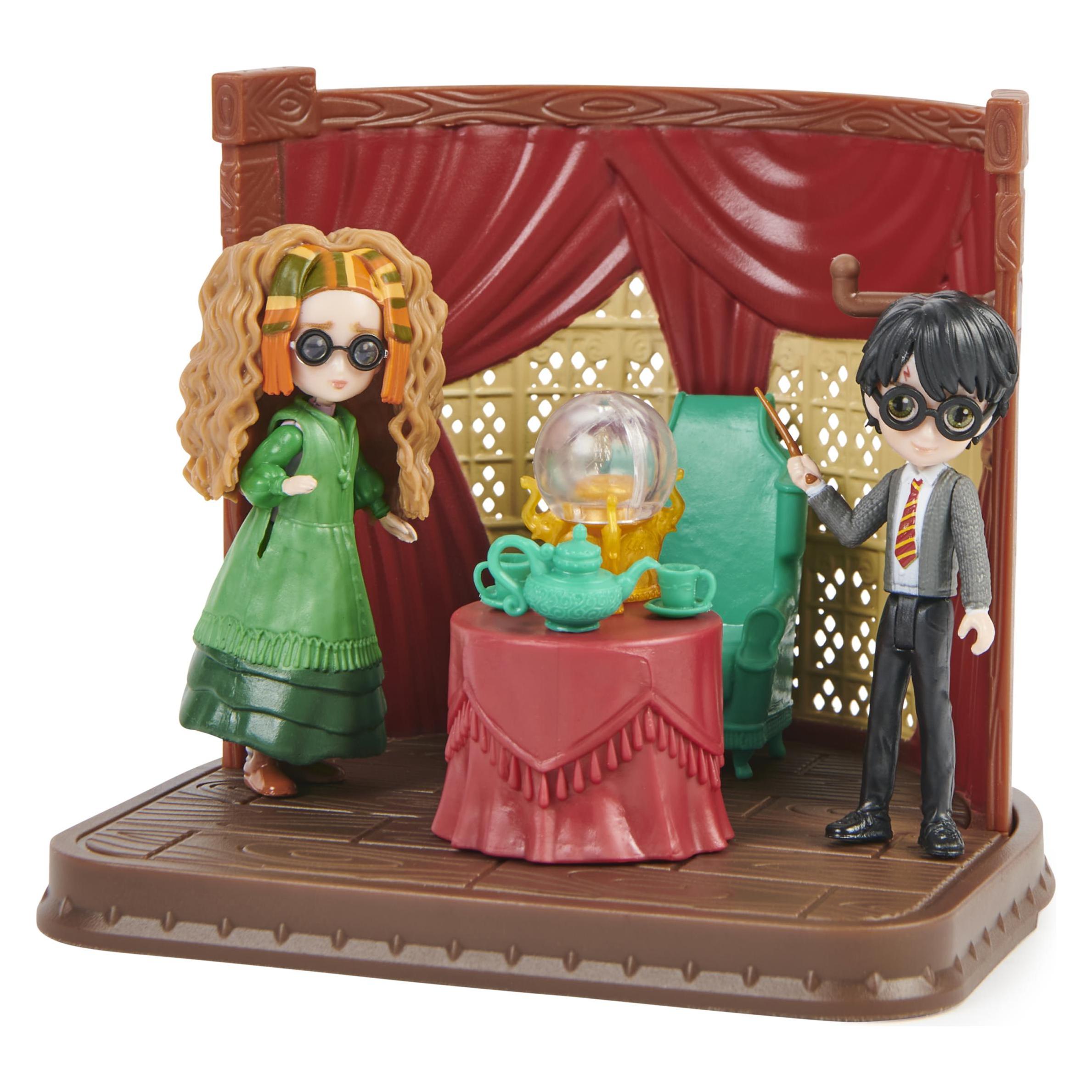 Harry Potter Wizarding World - Hogwarts Wahrsagen Klassenzimmer Spielset mit 2 Figuren und Zubehör (6064868)
